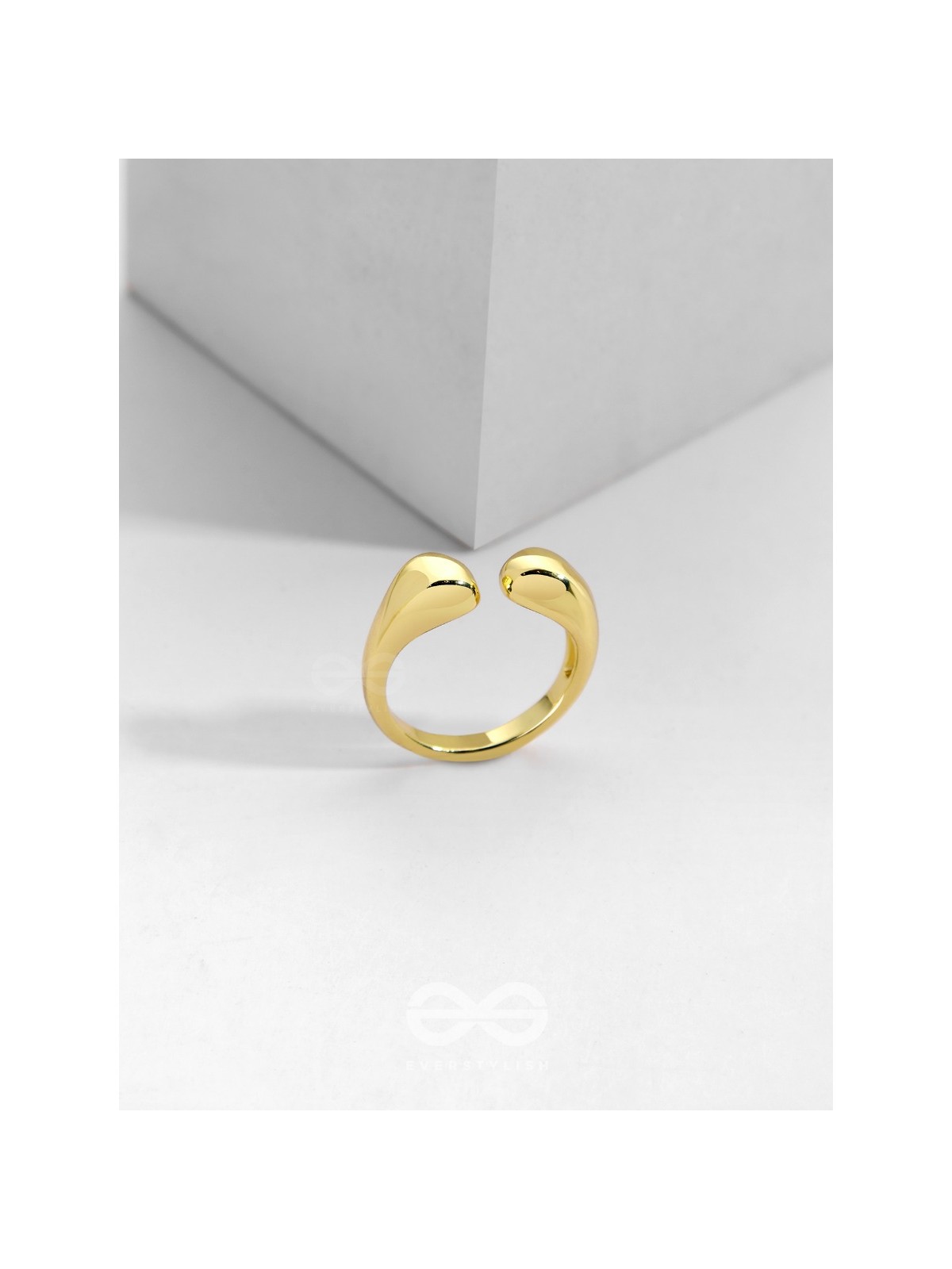 Gilded Glory - Classic Golden Ring (Adjustable)