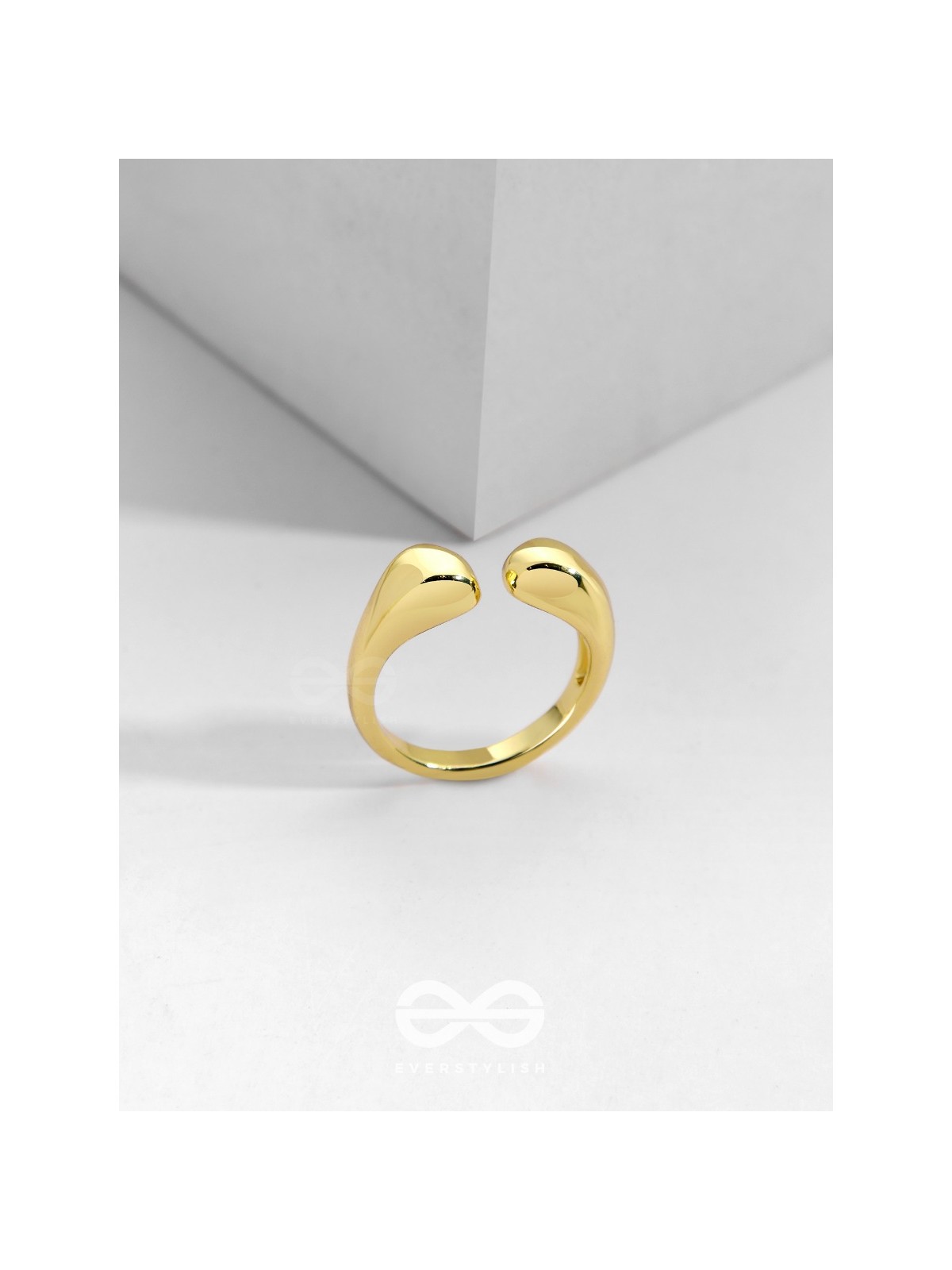 Gilded Glory - Classic Golden Ring (Adjustable)