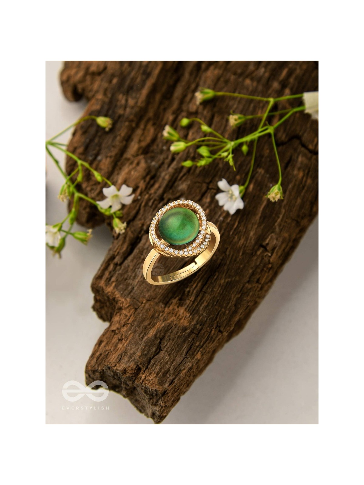 The Prism Radiance - Holographic Embellished Golden Ring 