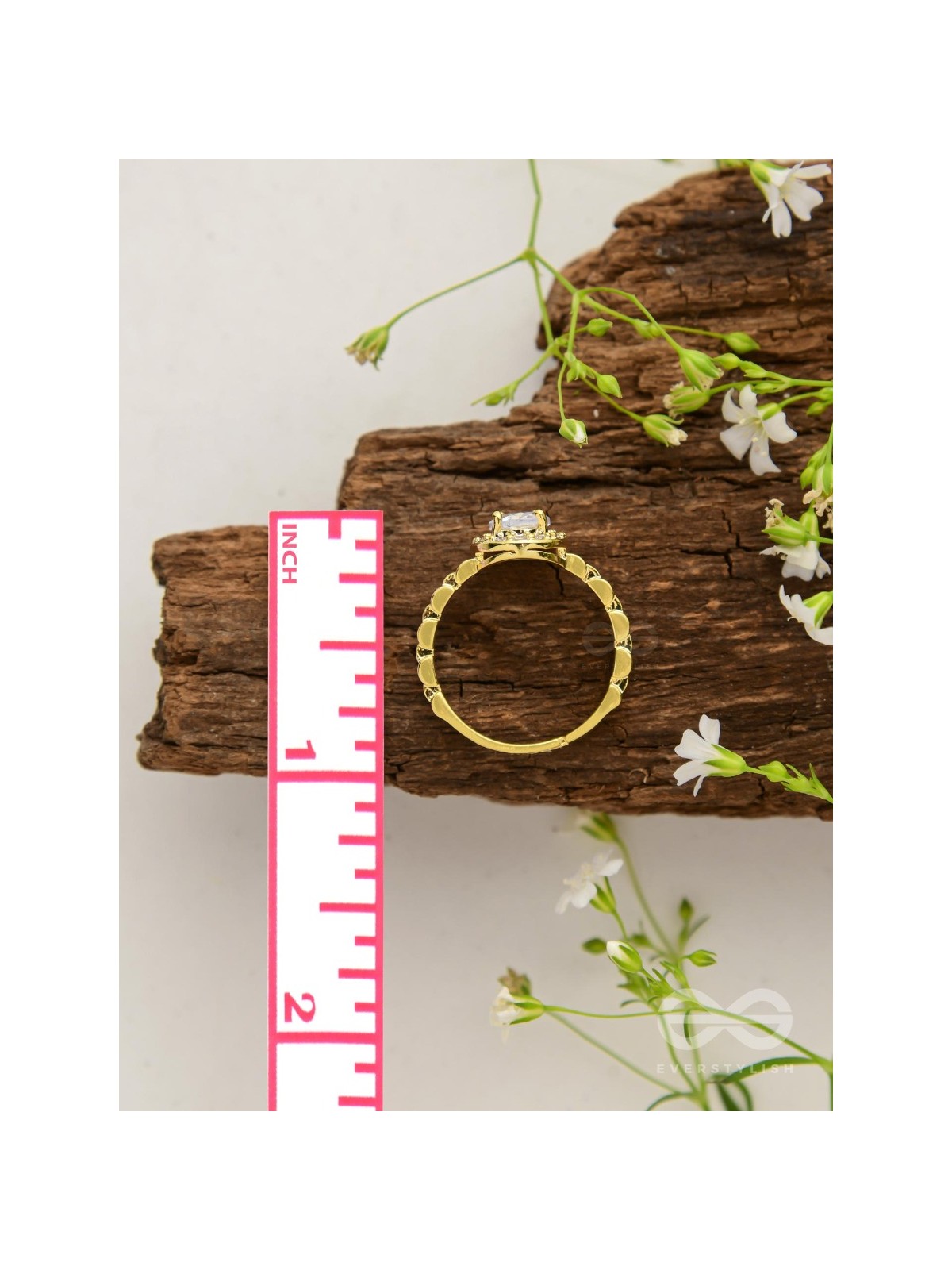 The Radiant Rhinestone - Golden Cubic Zirconia Ring 