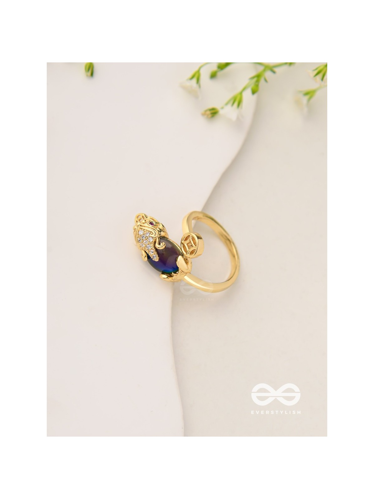 Dragonheart's Crown - Golden Statement Ring 