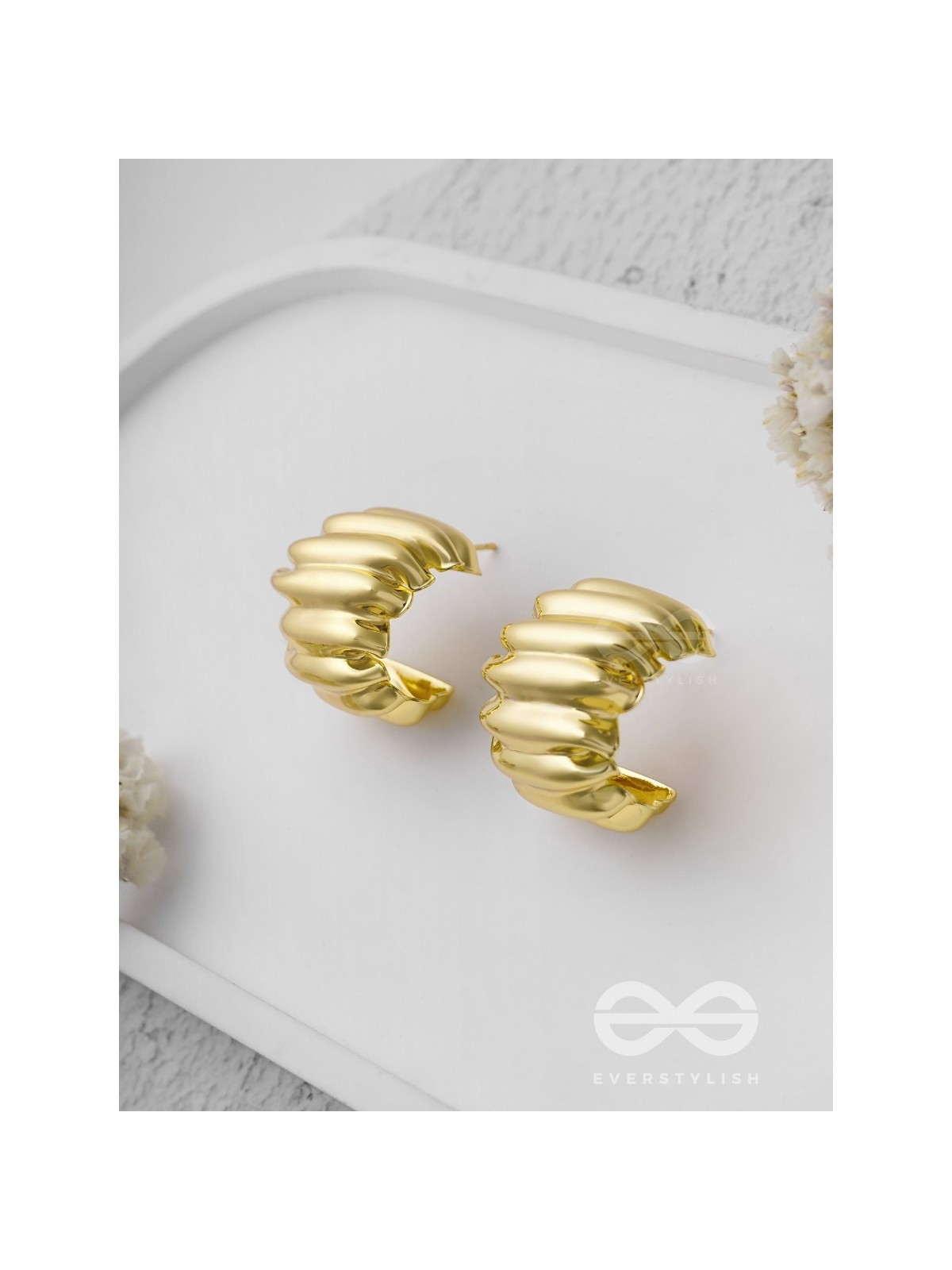 Metallic Curves - Statement Golden Earrings