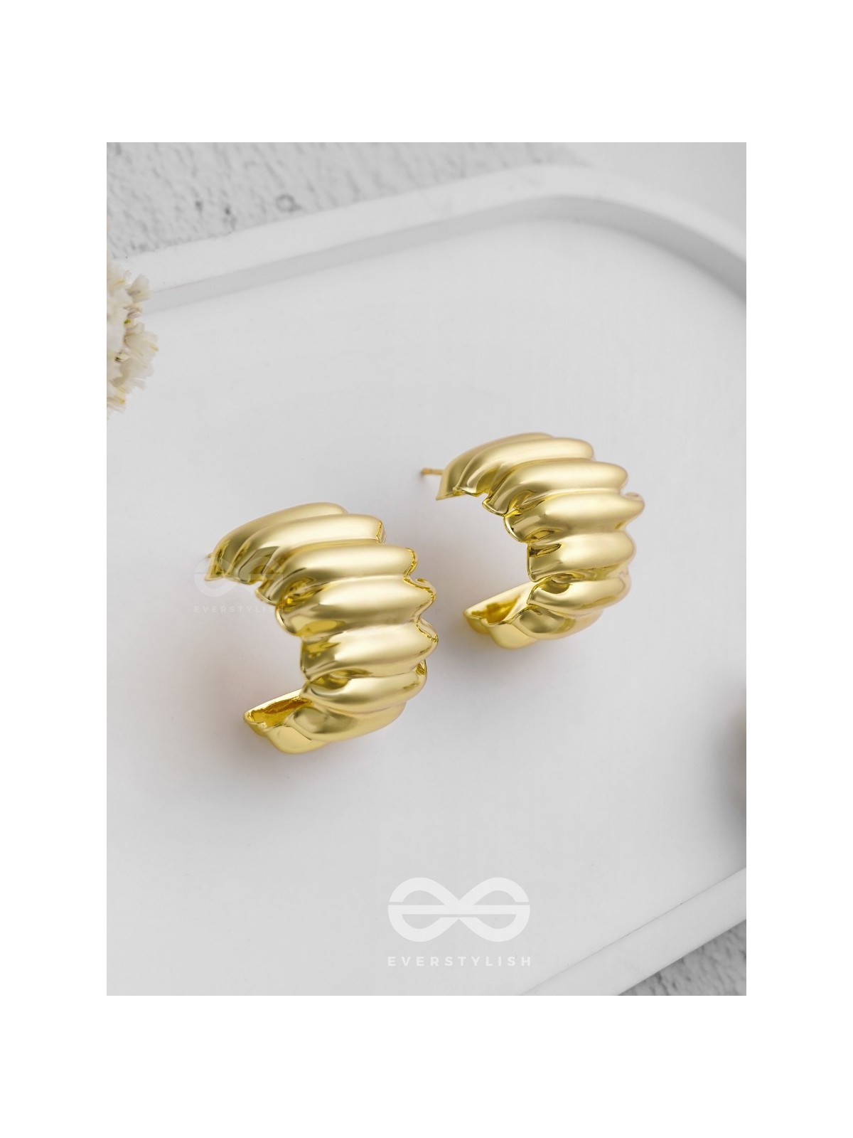 Metallic Curves - Statement Golden Earrings