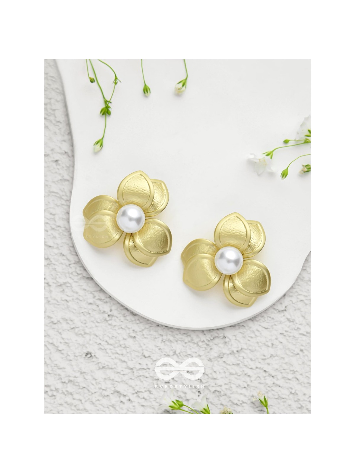 Floral Majesty - Golden Pearl Stud Earrings