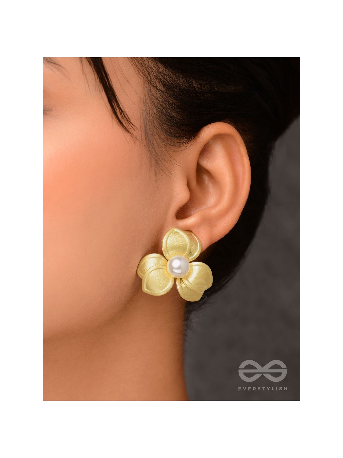 Floral Majesty - Golden Pearl Stud Earrings
