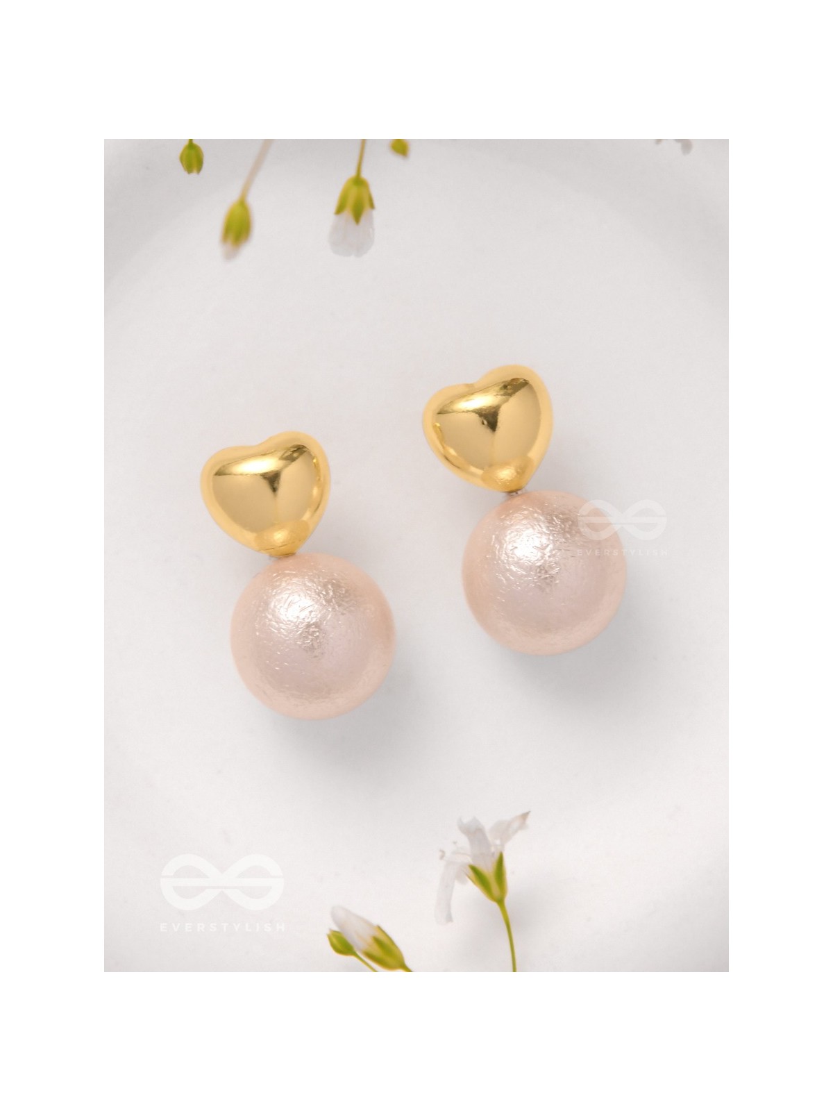 Heart's Delight - Golden Earrings
