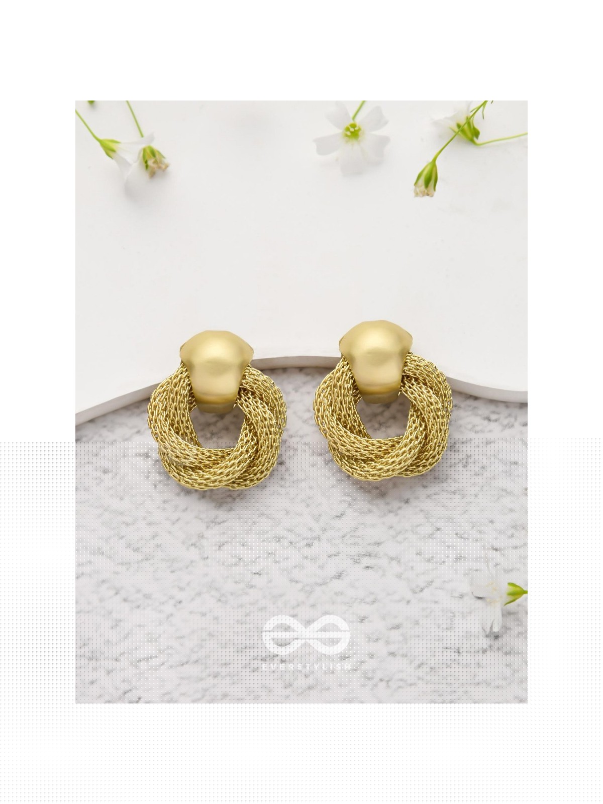 Knotted Elegance - Golden Earrings