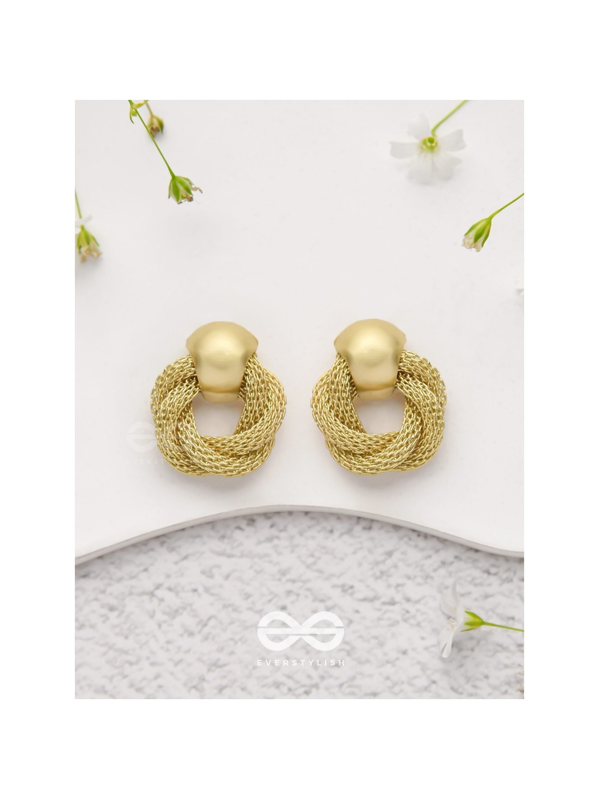 Knotted Elegance - Golden Earrings