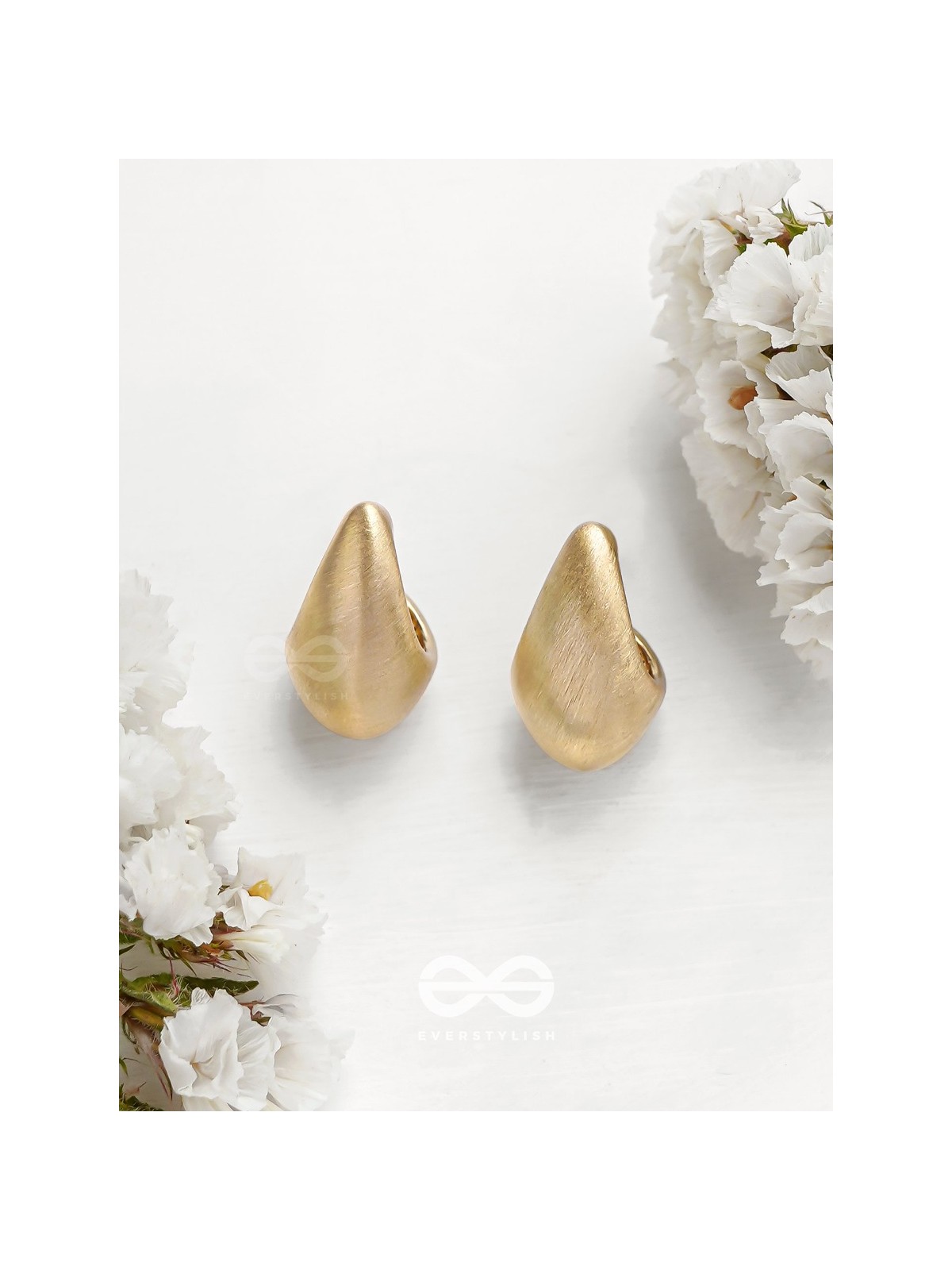 Rare Raindrops - Golden Earrings