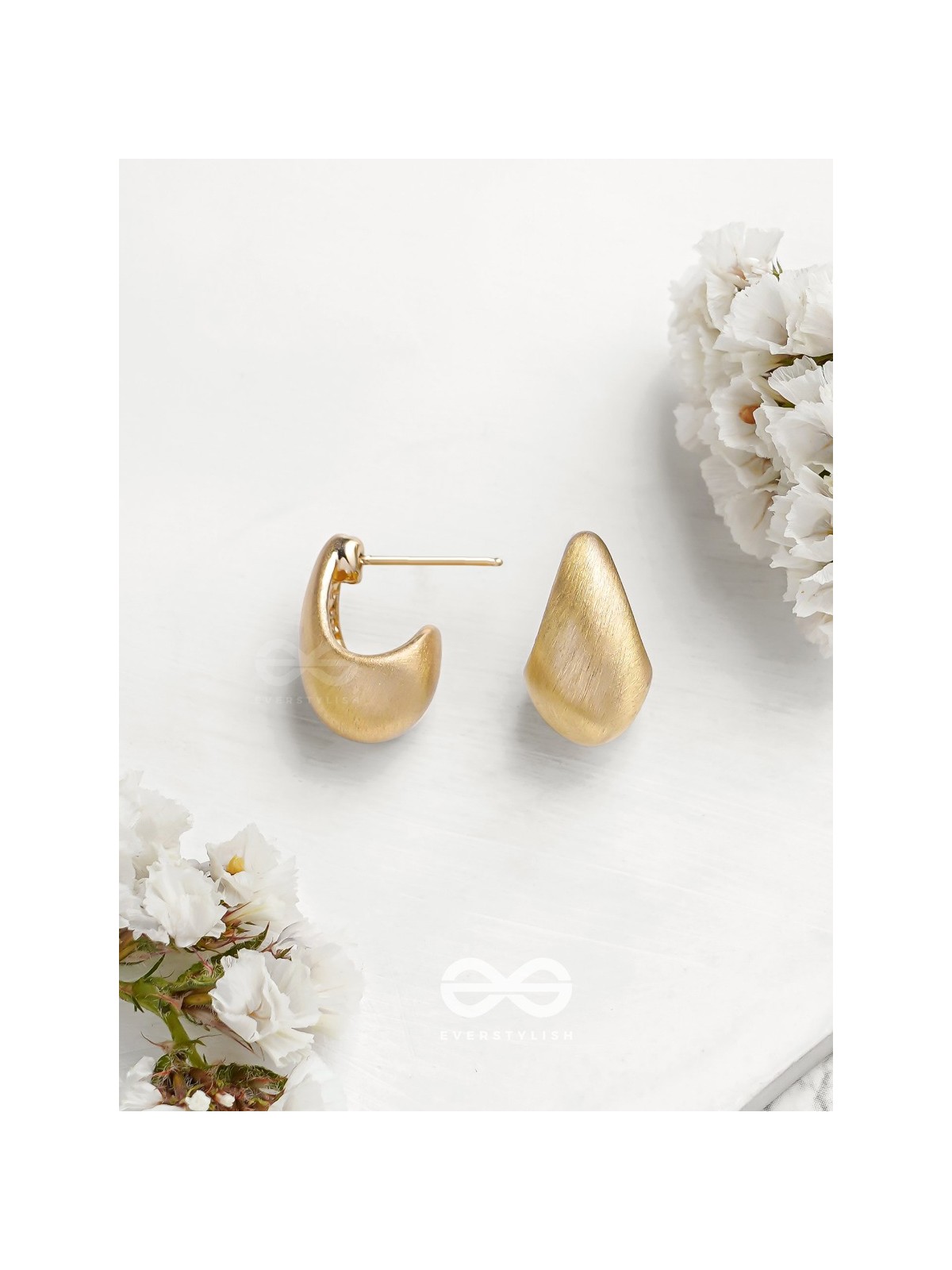 Rare Raindrops - Golden Earrings