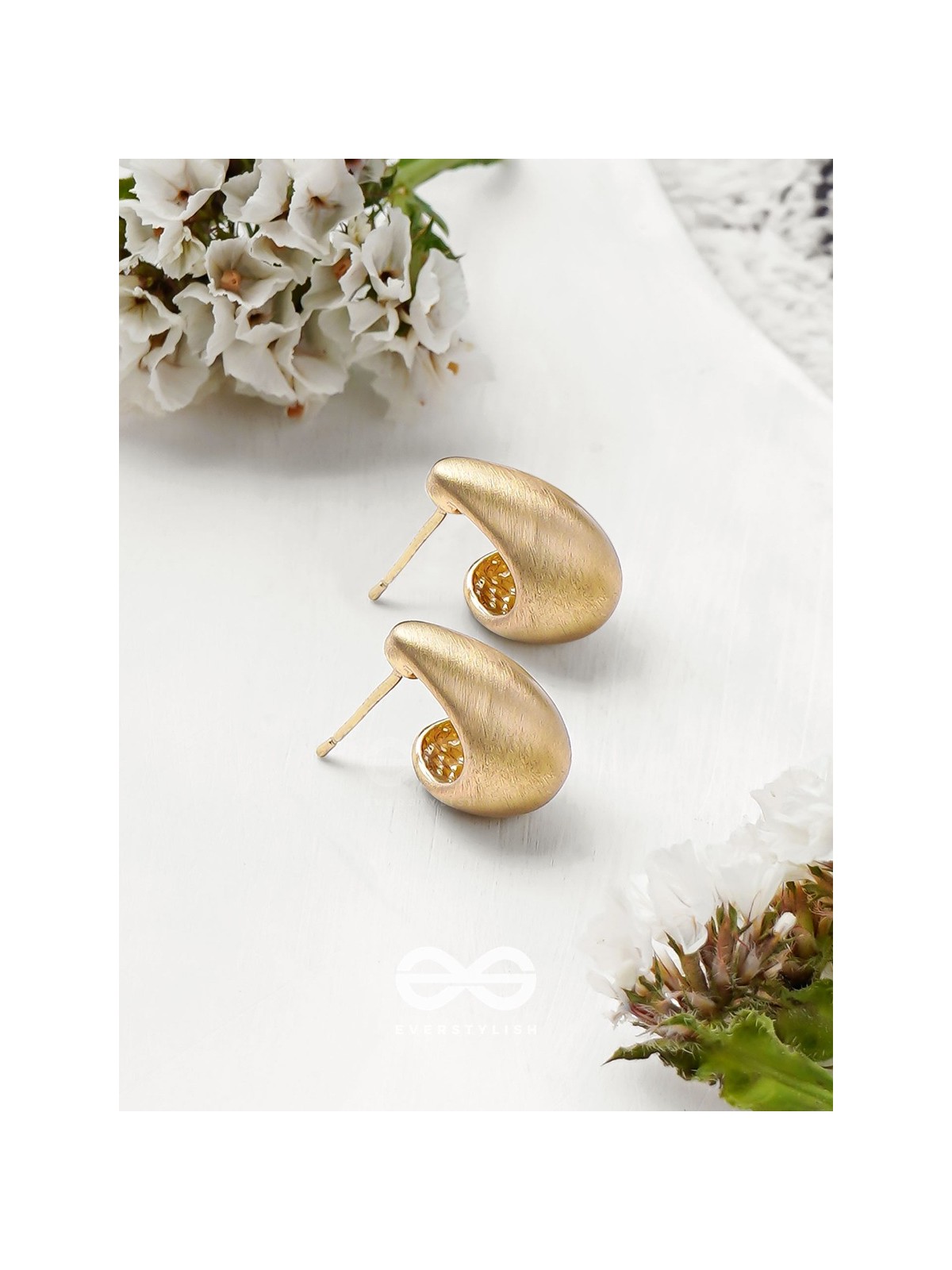 Rare Raindrops - Golden Earrings