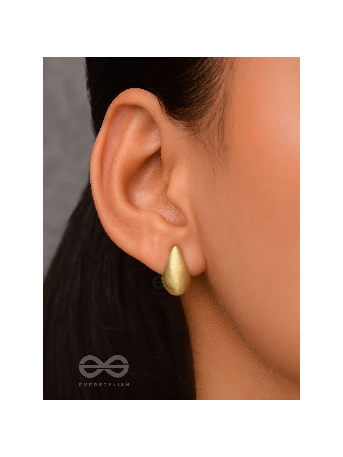 Rare Raindrops - Golden Earrings