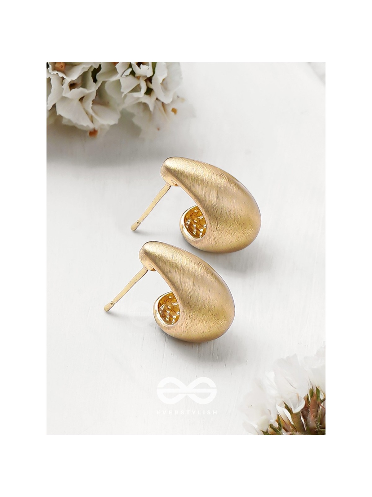 Rare Raindrops - Golden Earrings