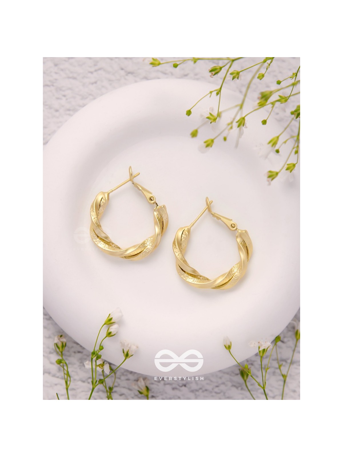 Twisted Story - Golden Hoop Earrings