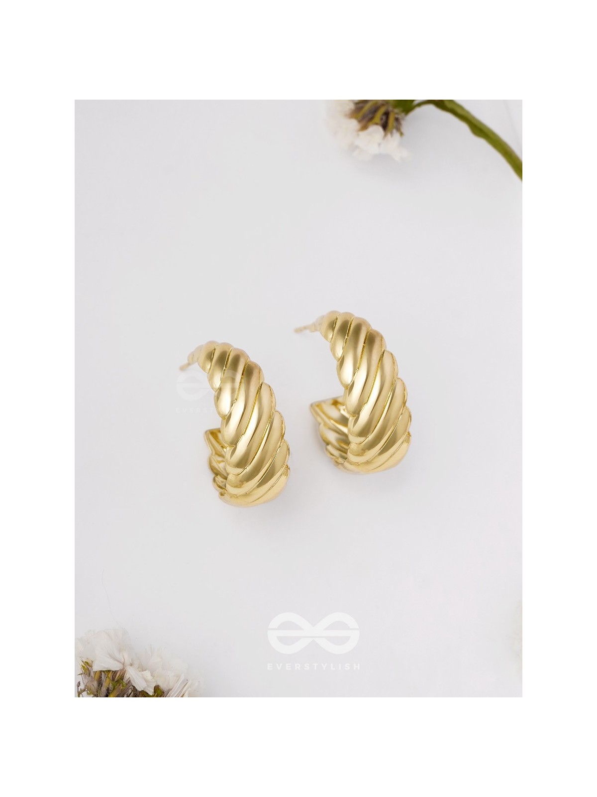 Jubilee Luster - Golden Earrings