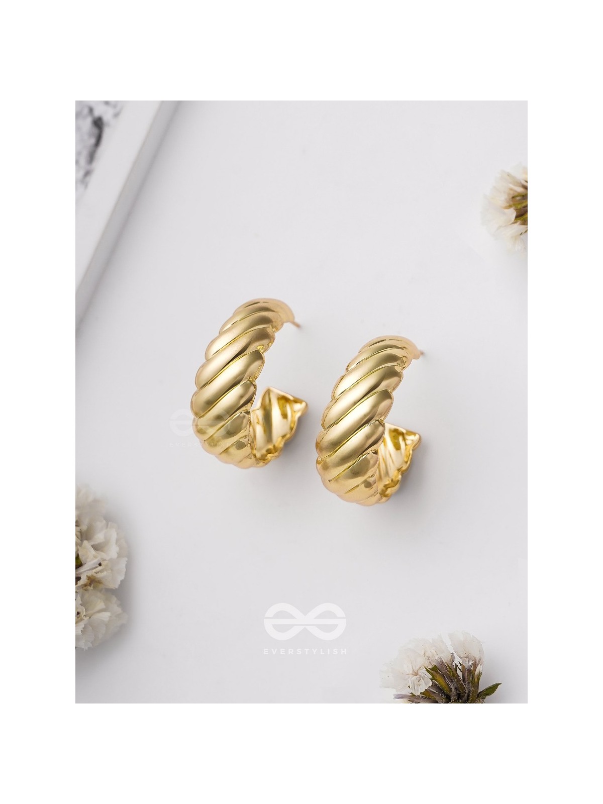 Jubilee Luster - Golden Earrings