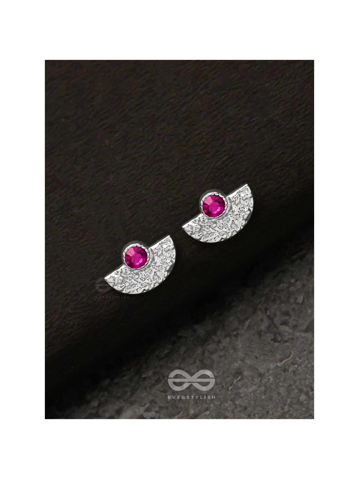 The Rouge Beauty - Textured Silver Stud Earrings