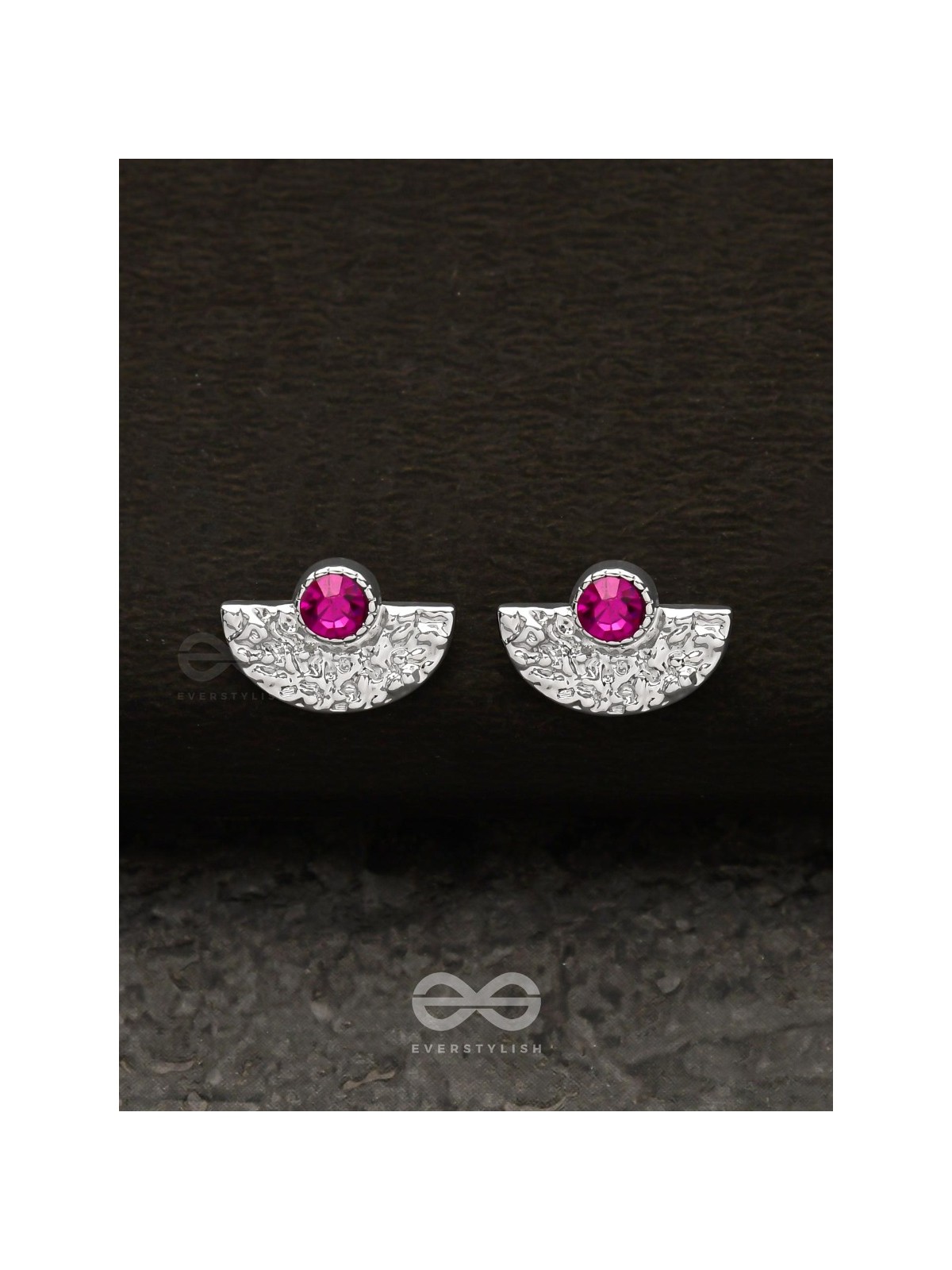 The Rouge Beauty - Textured Silver Stud Earrings