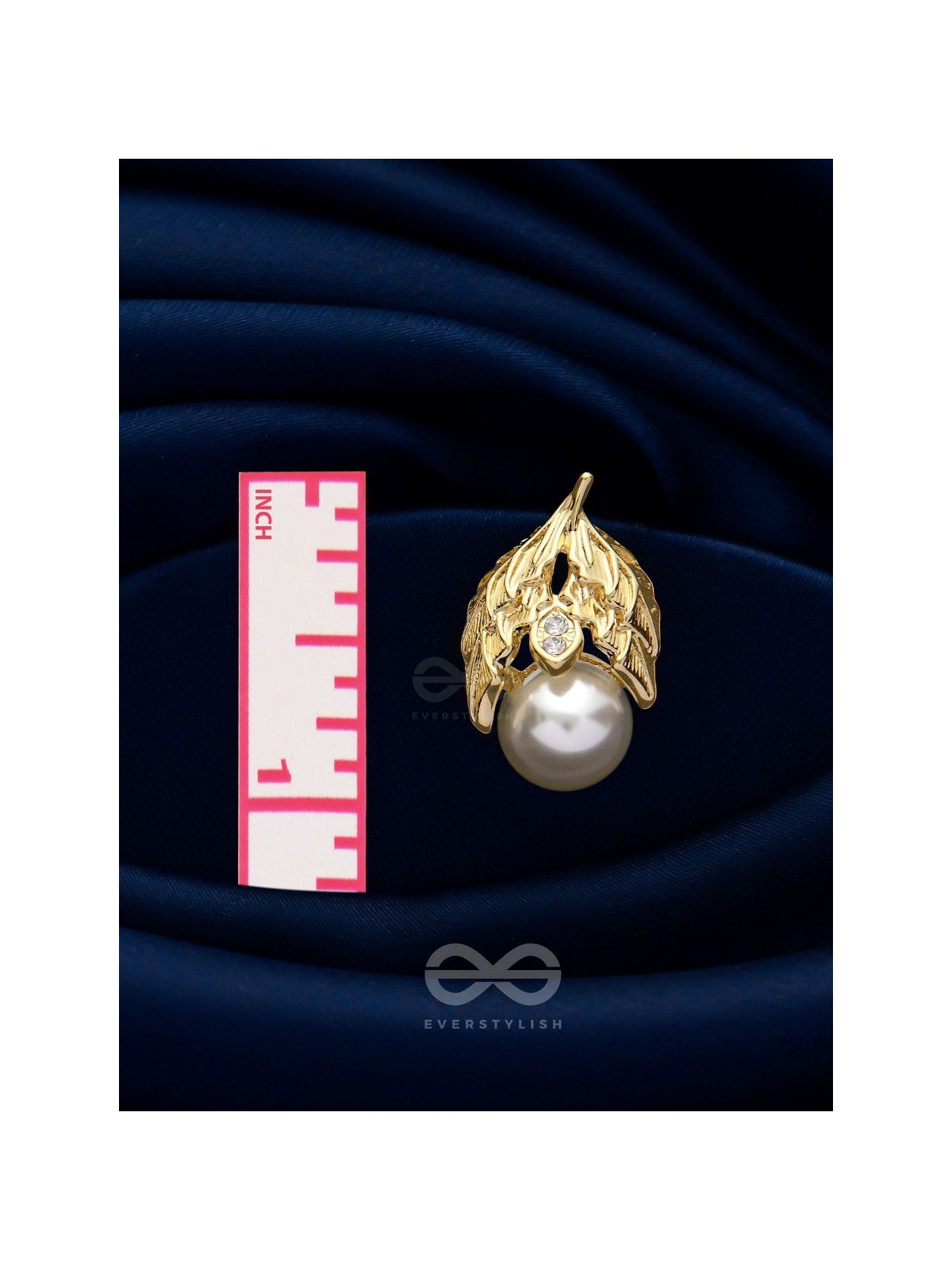 Leafy Curtain - Golden Pearl Stud Earrings