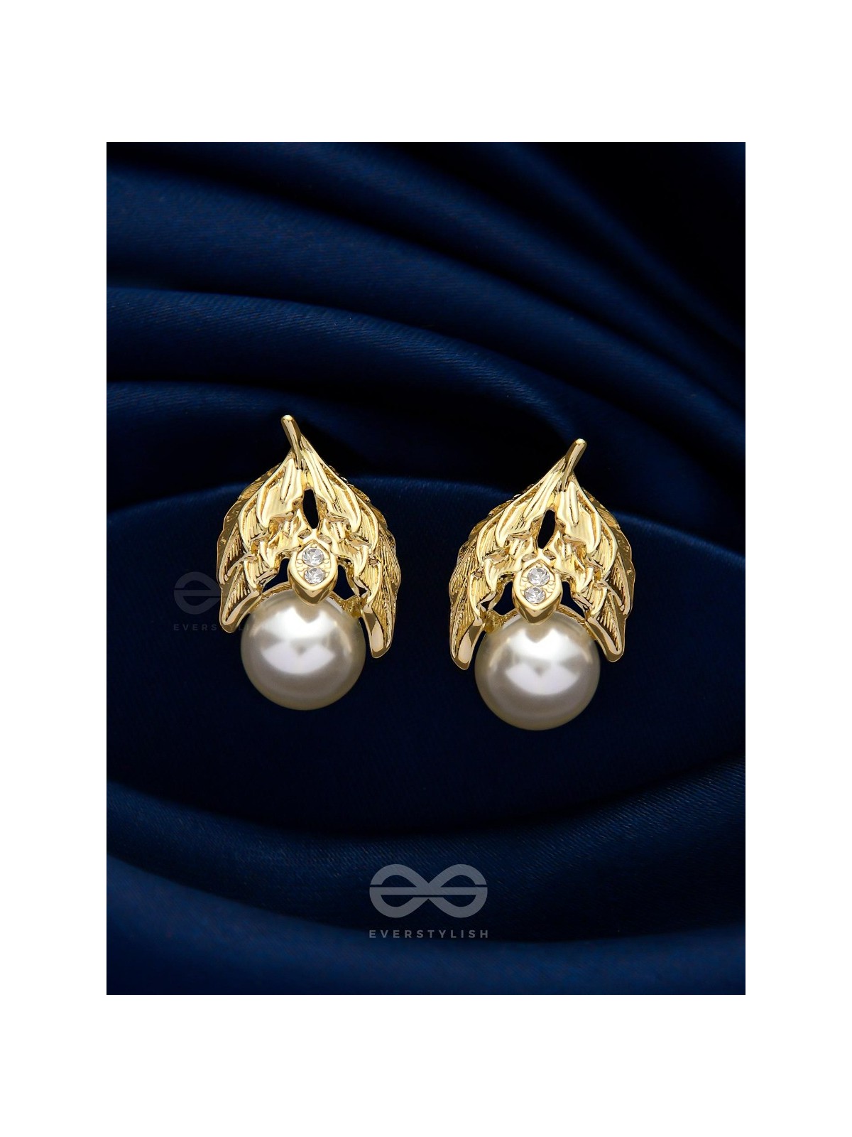 Leafy Curtain - Golden Pearl Stud Earrings