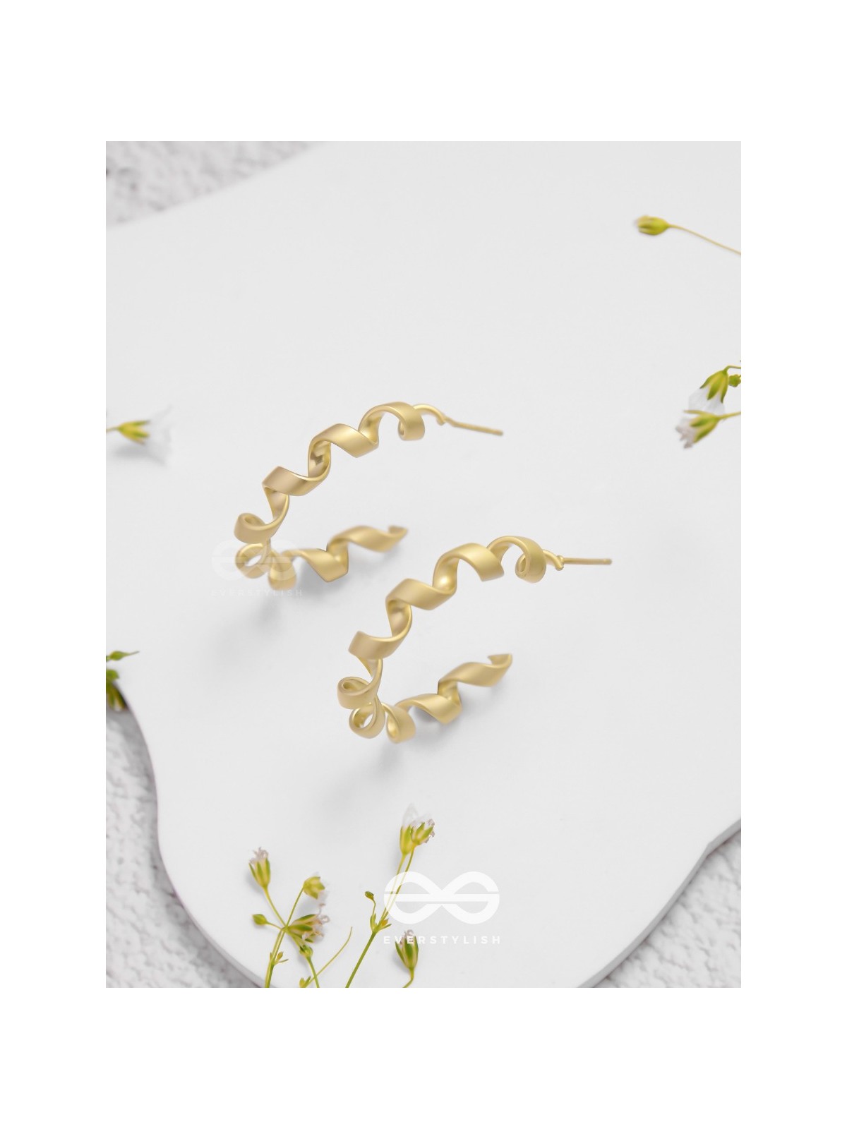 Twisted Curves - Golden Earrings