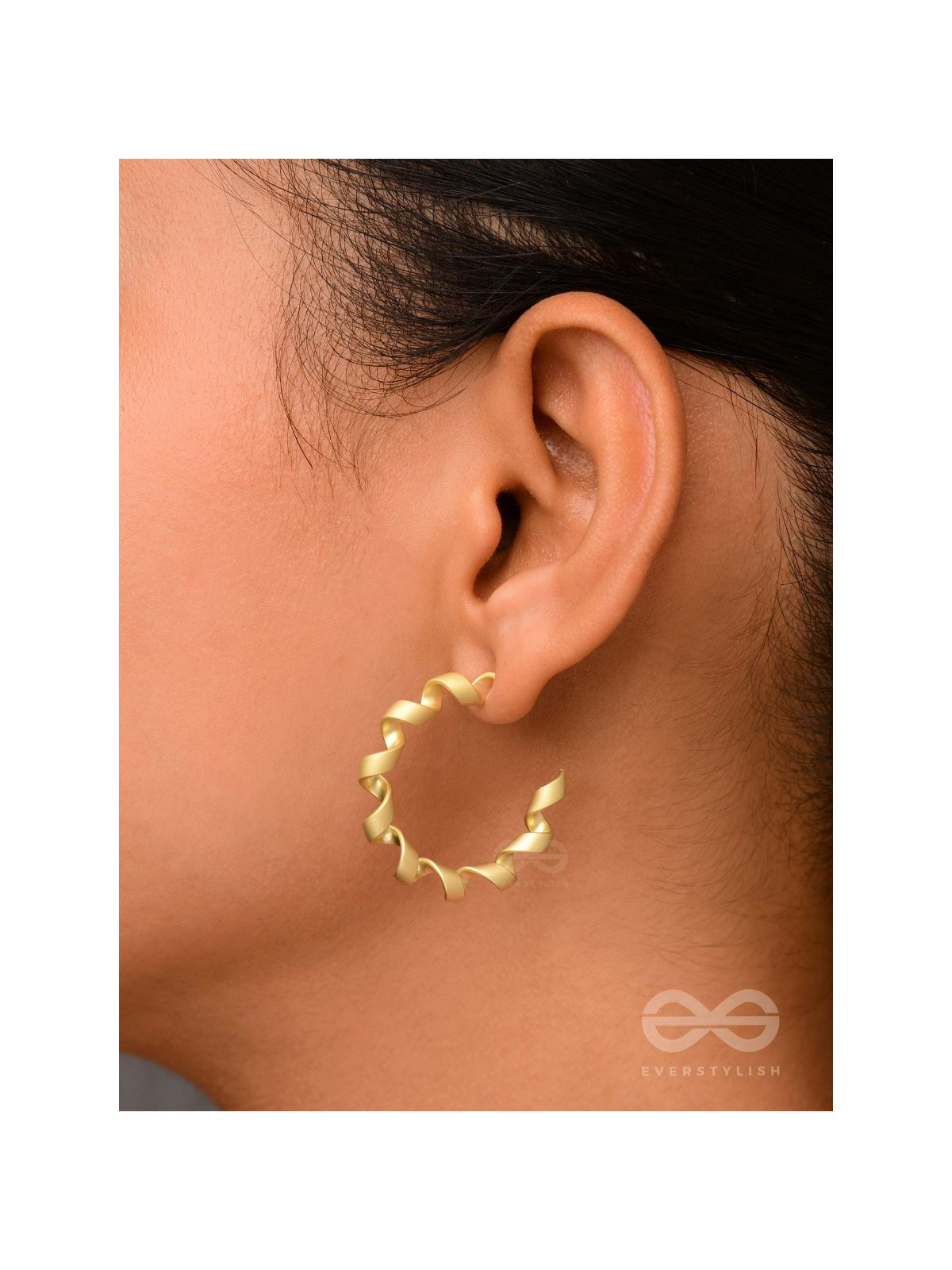 Twisted Curves - Golden Earrings