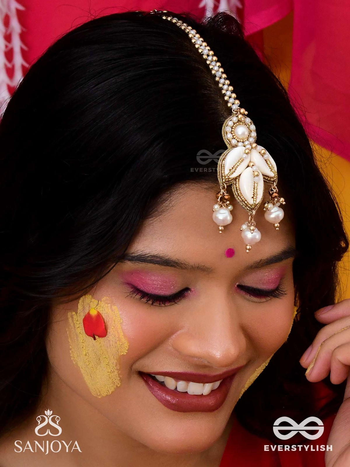 Savishkaar- The First Manifestation- Shells And Beads Hand Embroidered Maangtika