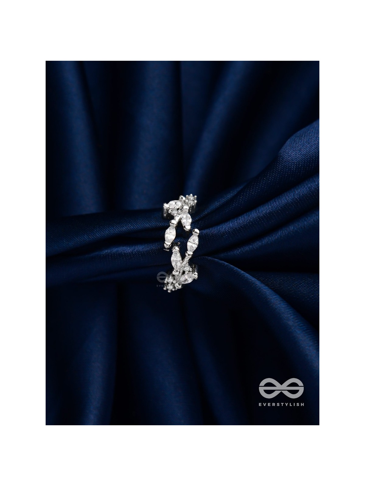 The Snowy Leaves - Embellished Silver Ring (Adjustable)