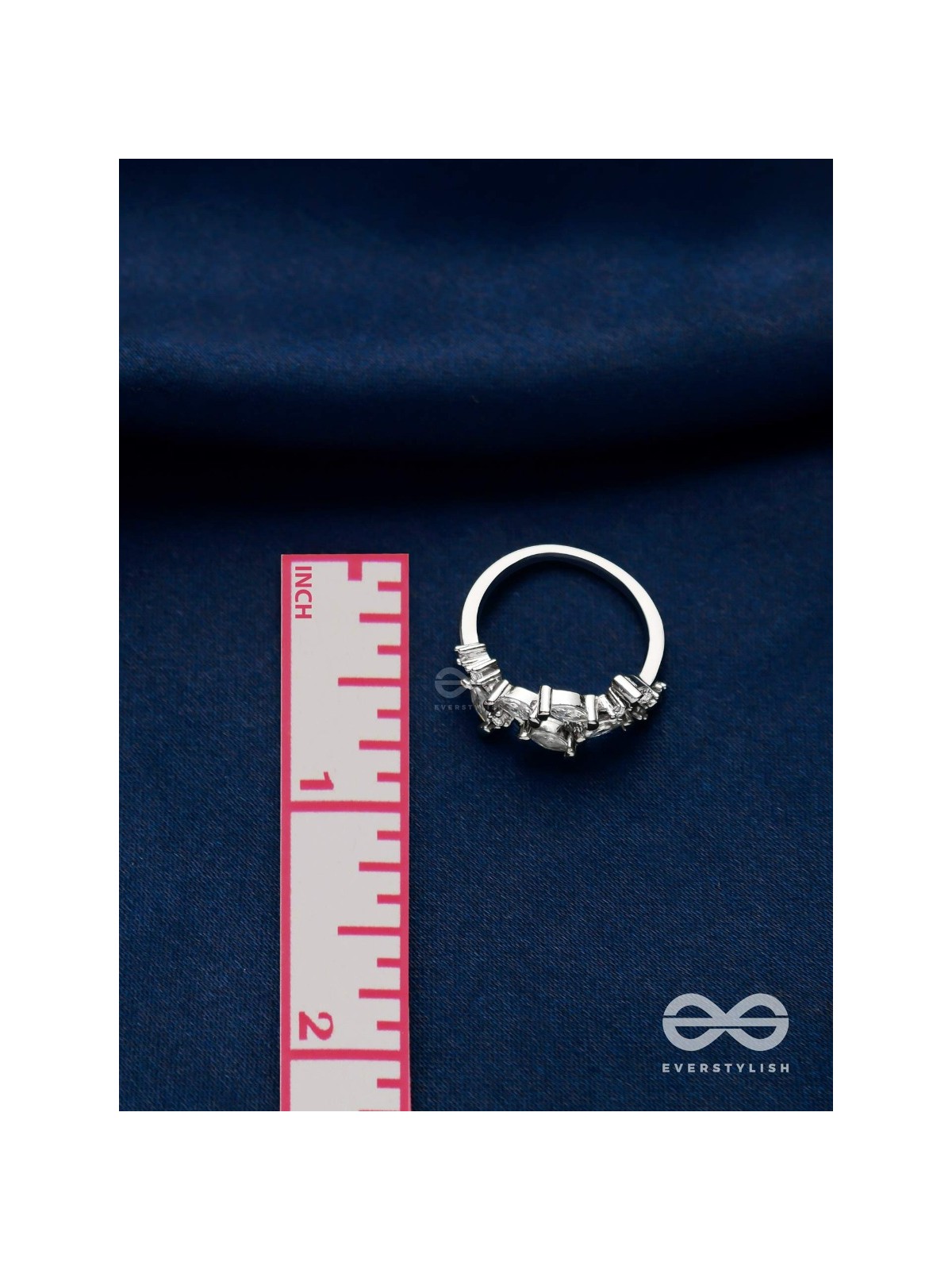 The Snowy Leaves - Embellished Silver Ring (Adjustable)