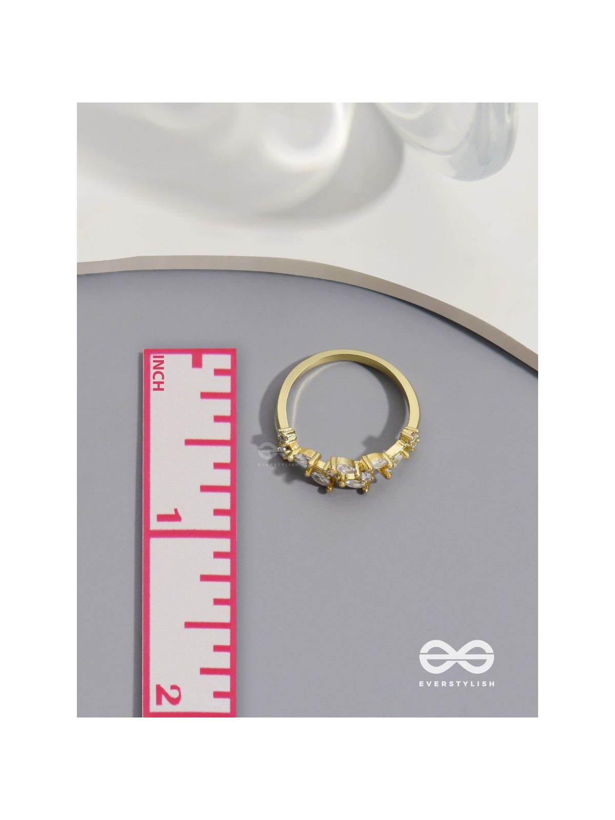 The Snowy Leaves - Cubic Zirconia Golden Ring (Adjustable)
