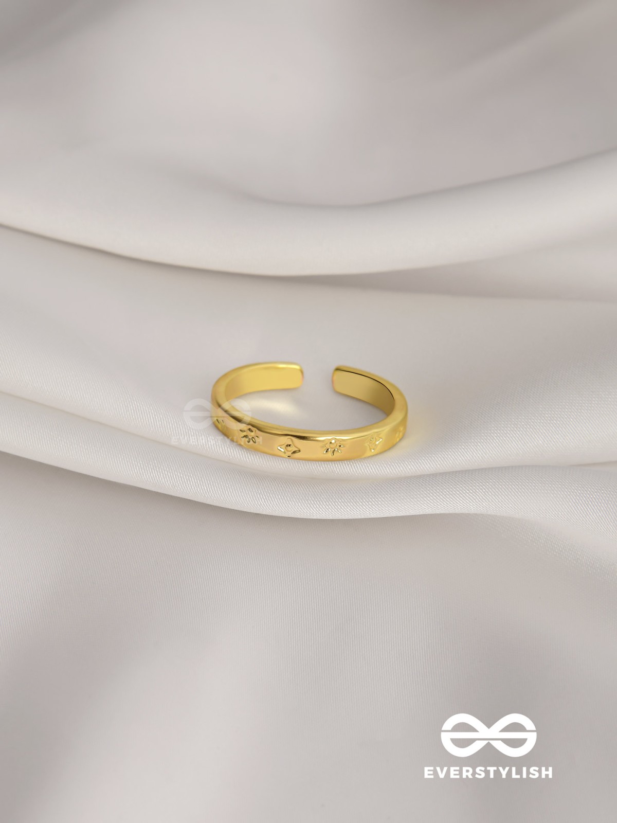 The Engraved Stars - Golden Ring (Adjustable)
