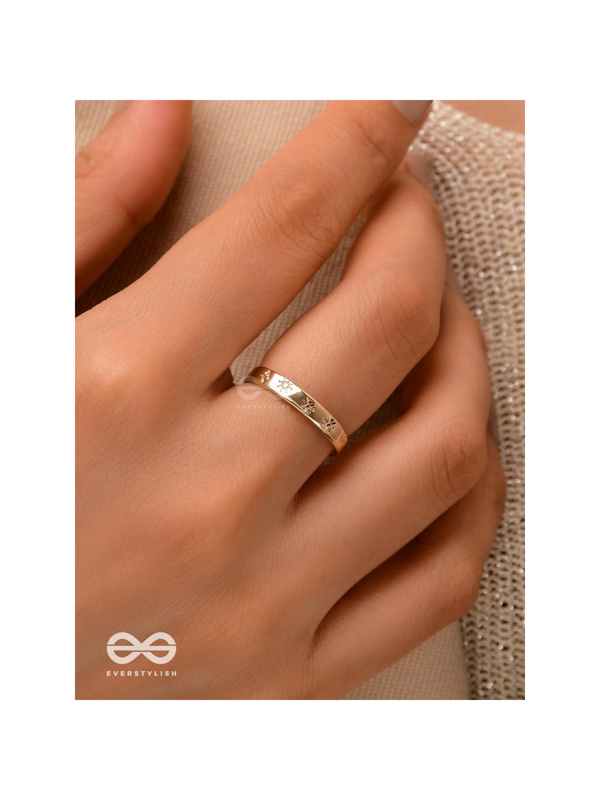 The Engraved Stars - Golden Ring (Adjustable)