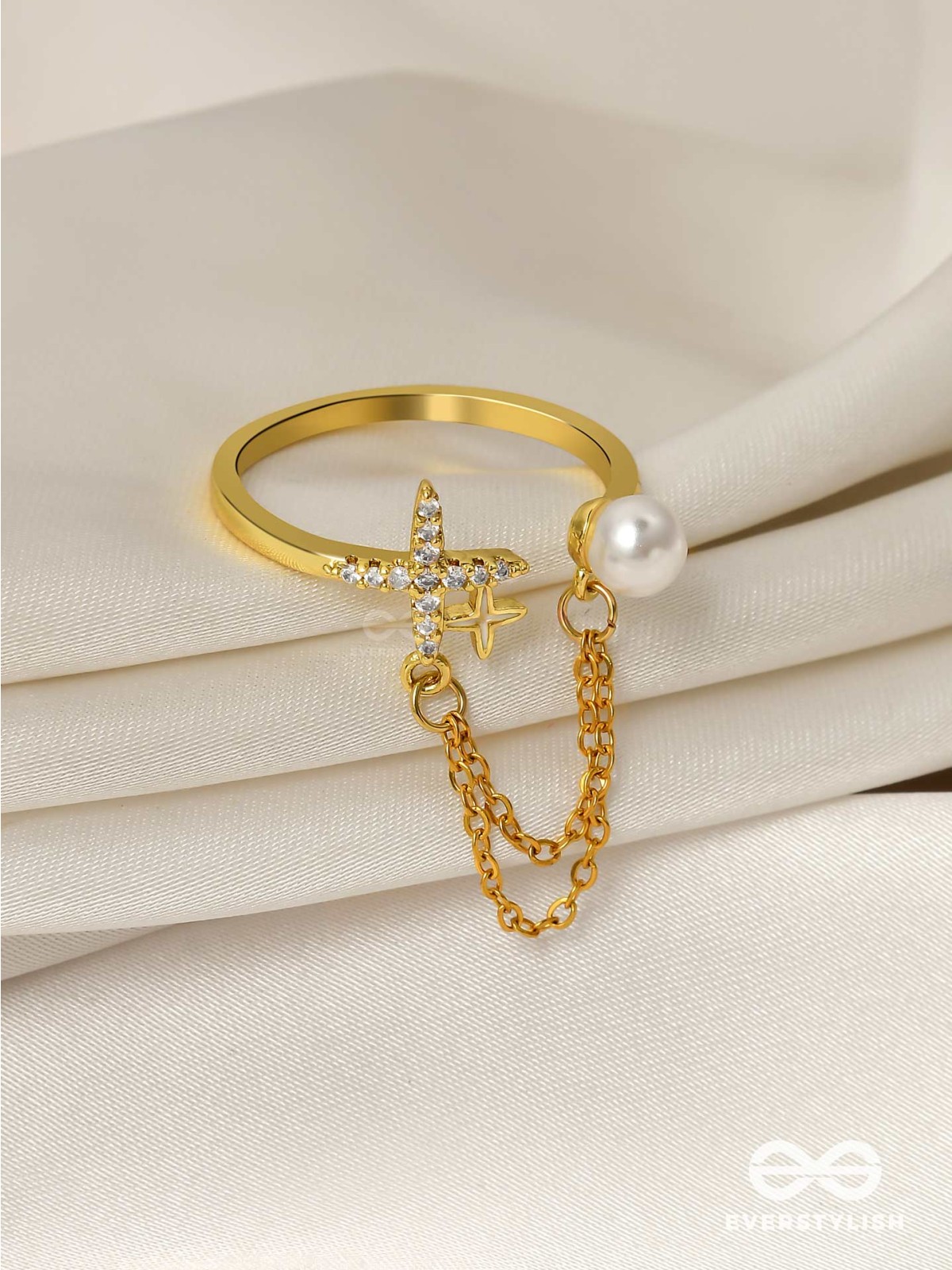 Cross My Heart - Golden Cubic Zirconia Ring (Adjustable)