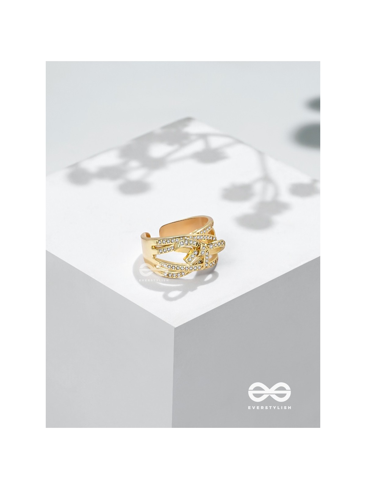 The Playful Knots - Golden Cubic Zirconia Ring (Adjustable)