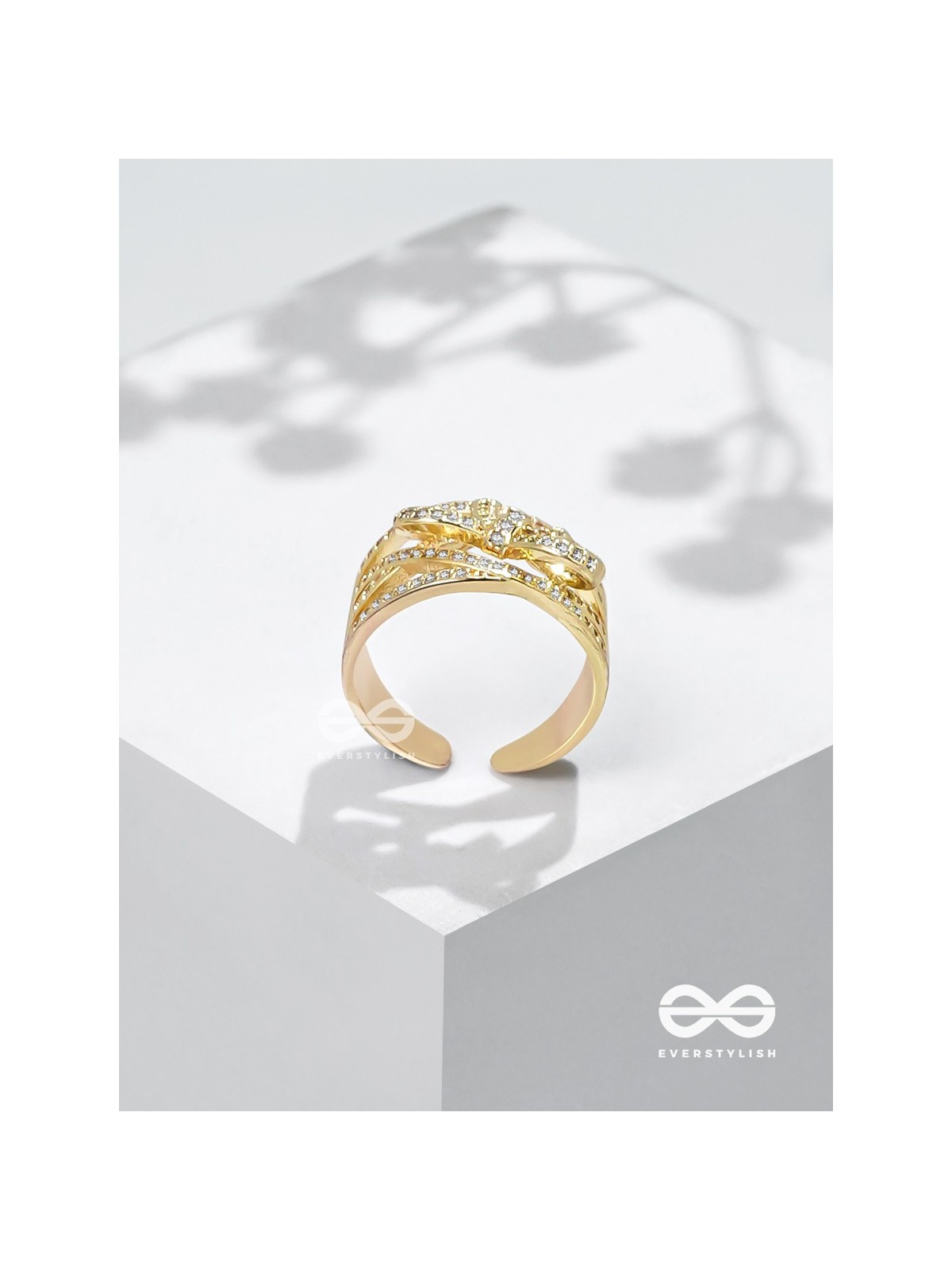 The Playful Knots - Golden Cubic Zirconia Ring (Adjustable)