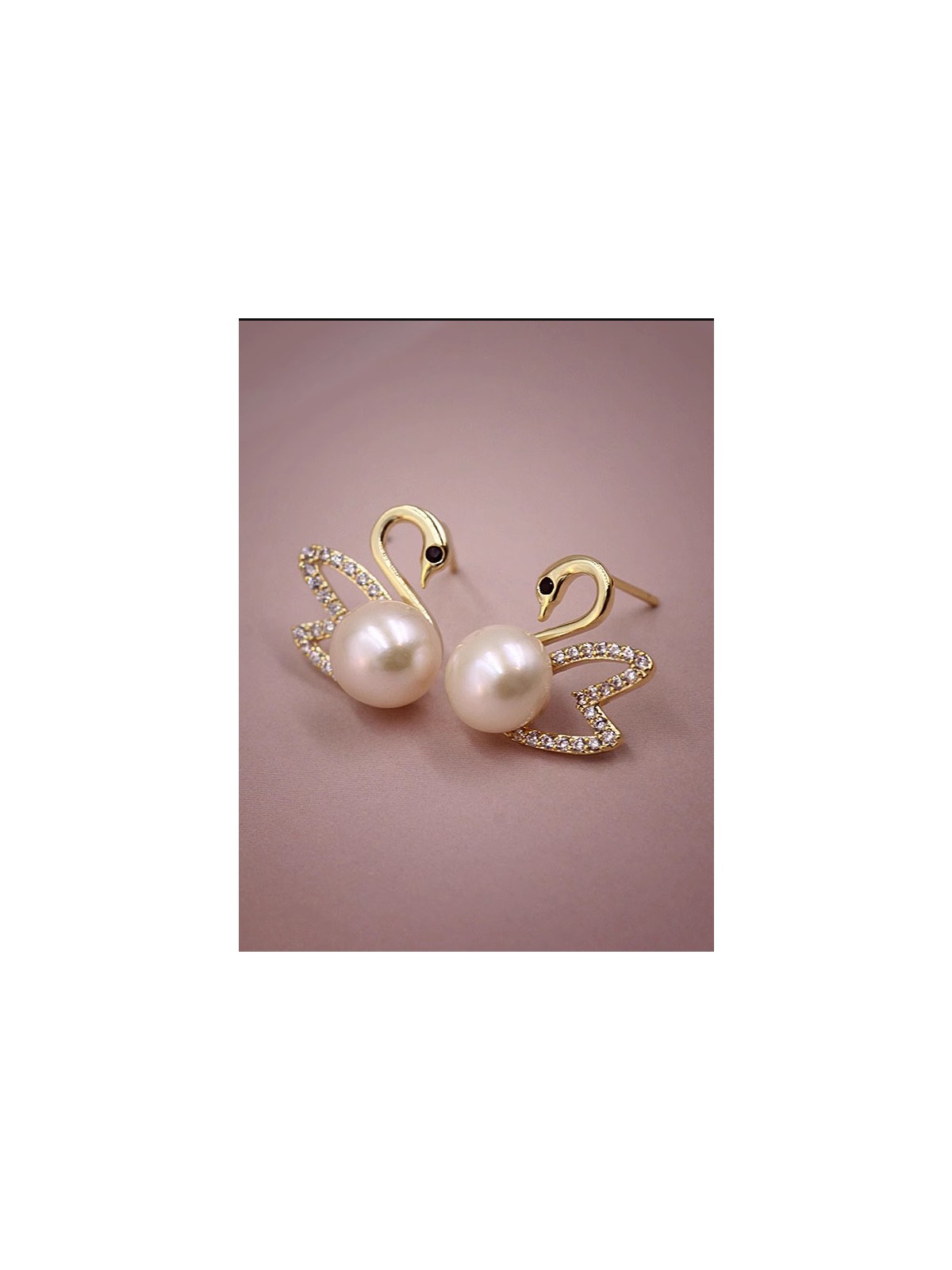 Charming Swans - Sparkling Pearl Studs