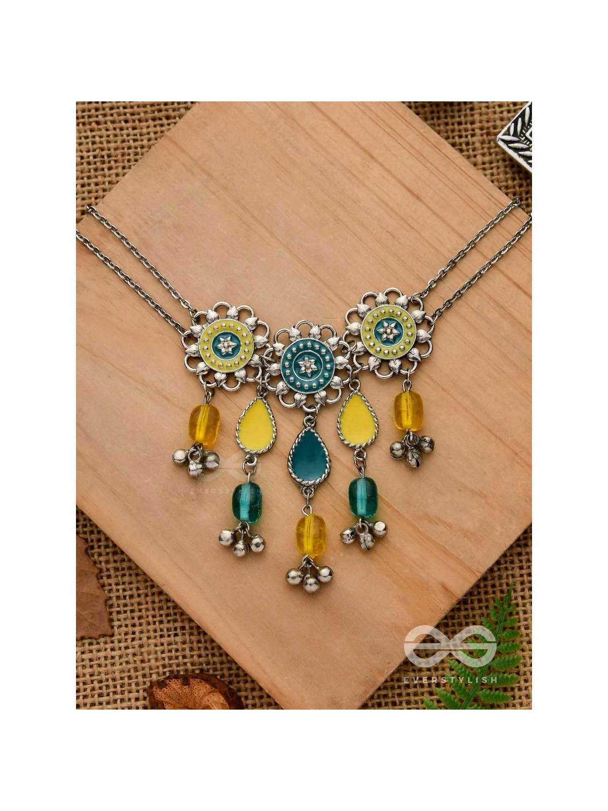 THE SHADES OF EARTH - FLORAL MOTIFS WITH BLUE AND YELLOW STONES