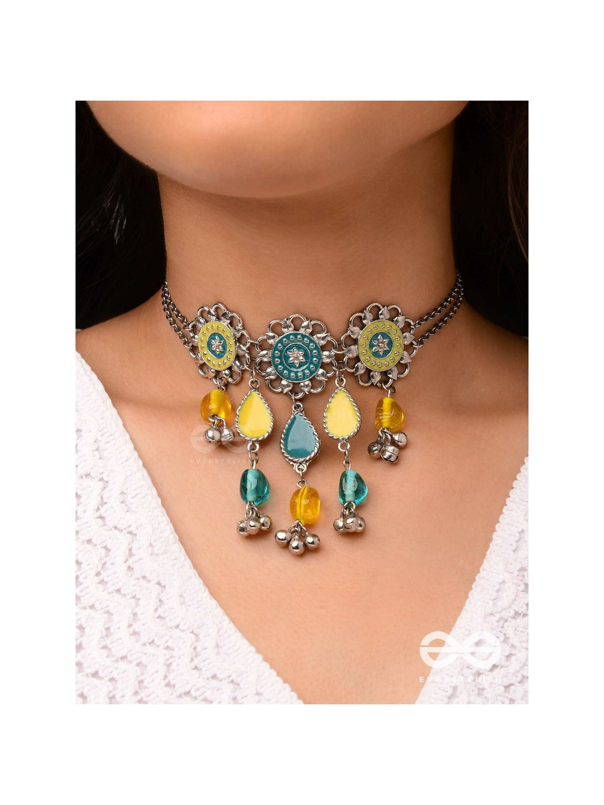 THE SHADES OF EARTH - FLORAL MOTIFS WITH BLUE AND YELLOW STONES