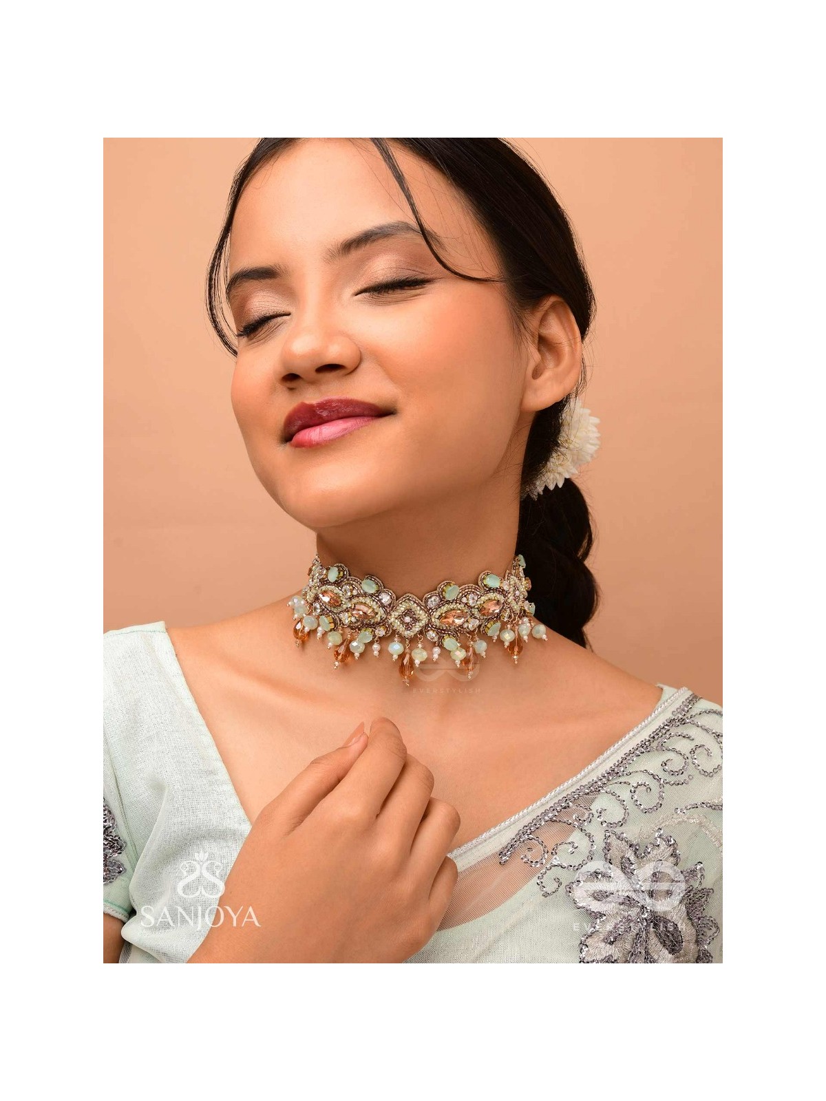 Maṇimalika- String of Jewels- Pastel-coloured choker with Beads & Gemstones set in a delicate pattern.