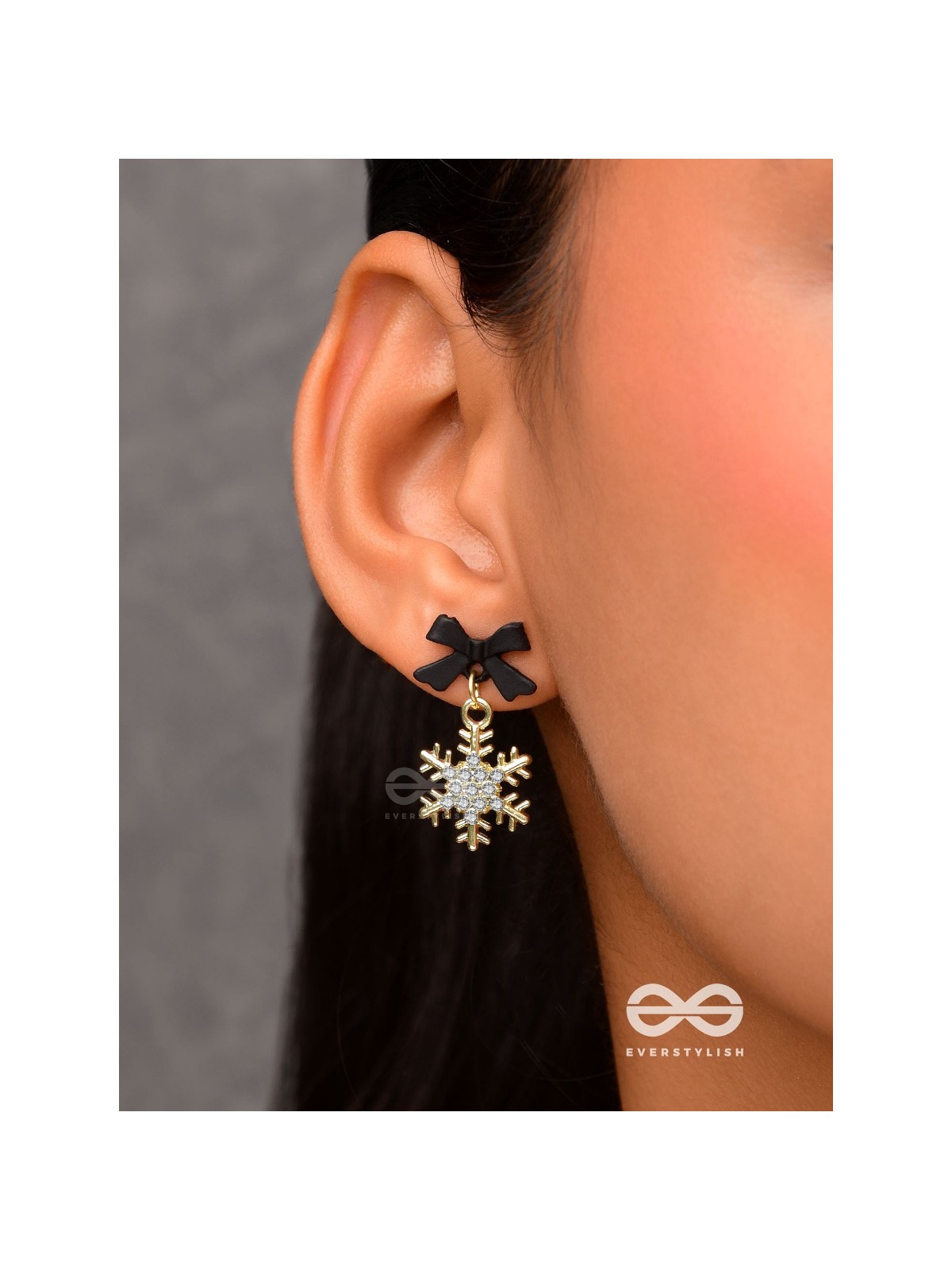 Nocturnal snowcharms- Dangling earrings with black velvety bows and golden stars 