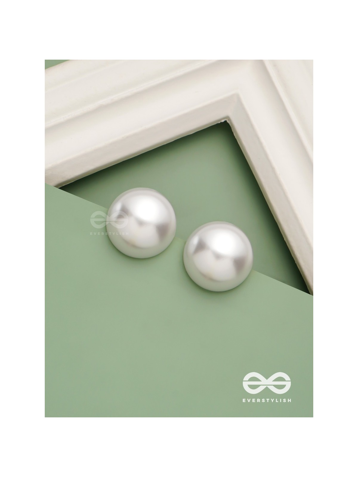 Classic serenade- statement white pearl stud 