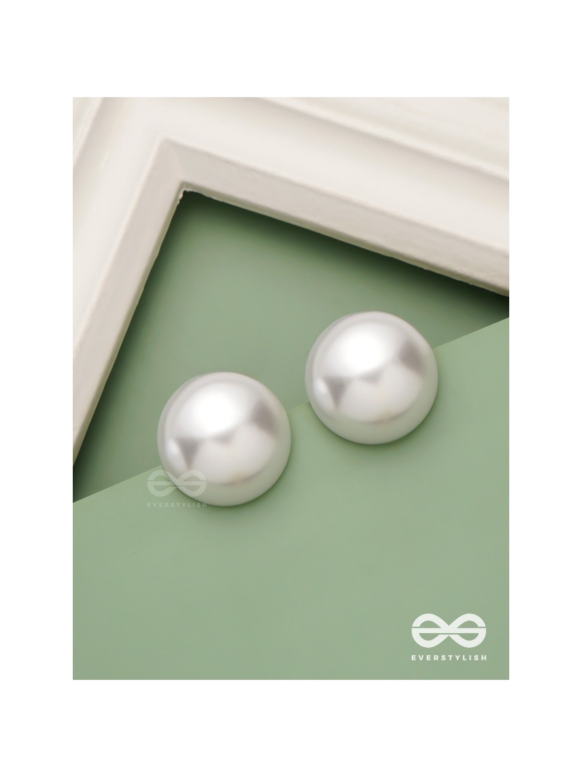 Classic serenade- statement white pearl stud 