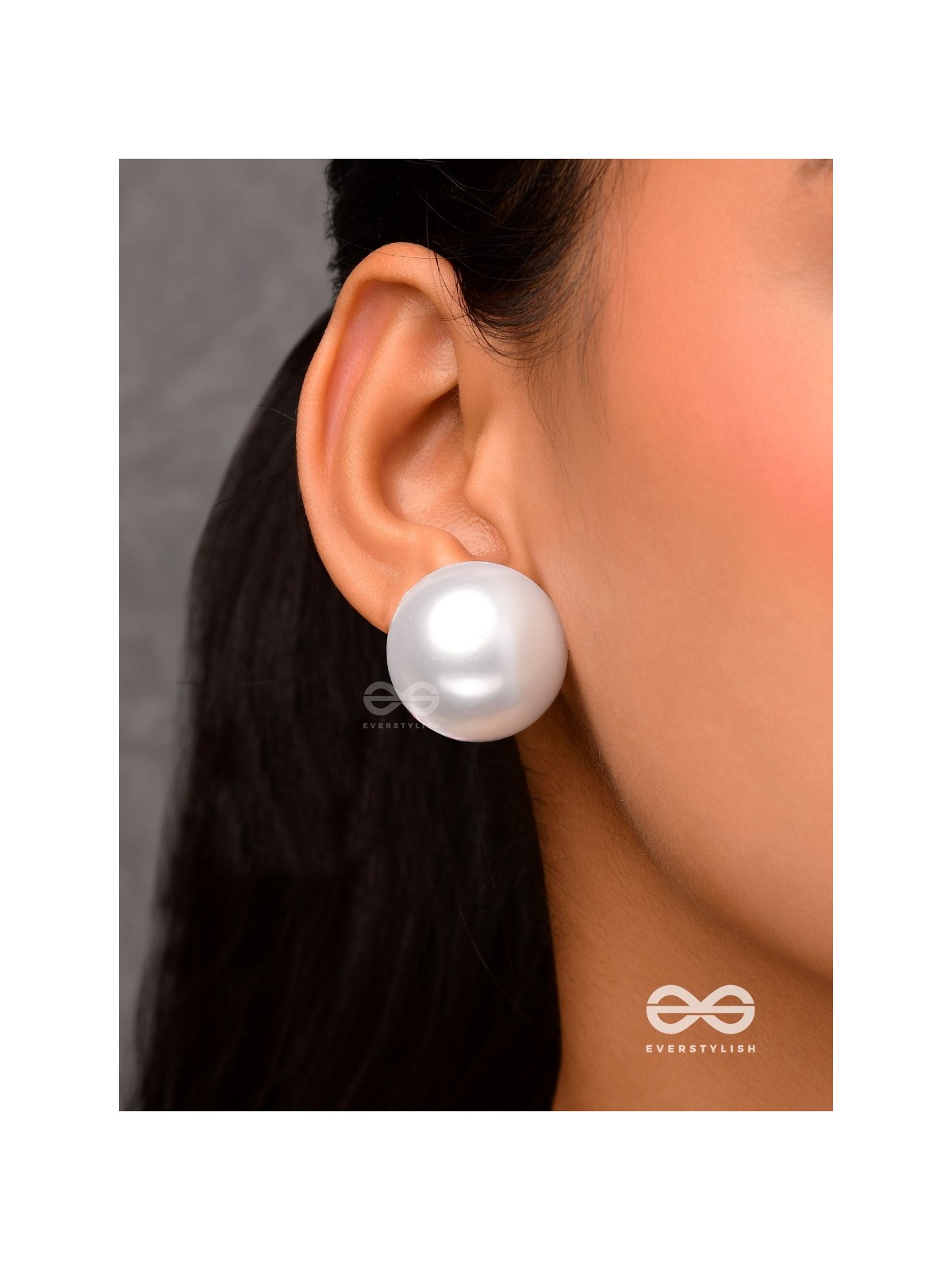 Classic serenade- statement white pearl stud 