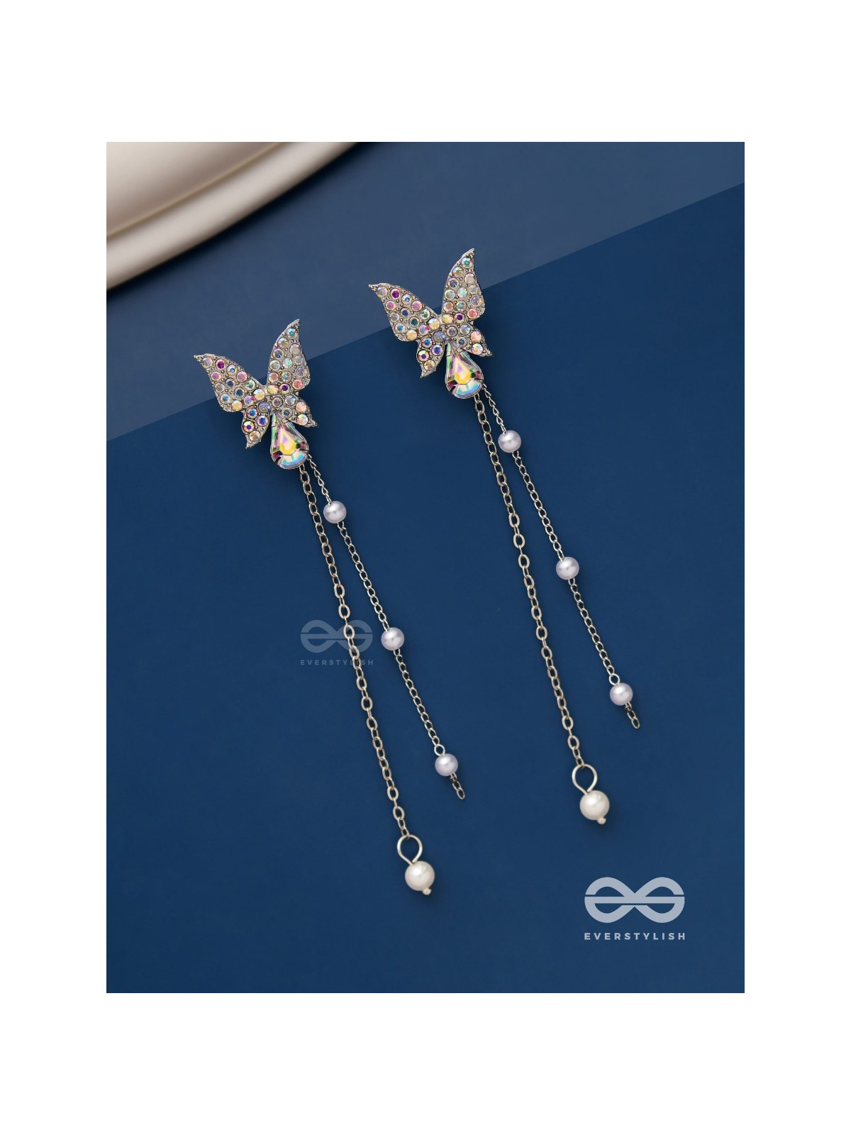 Morning mist- Butterfly dangling earrings 