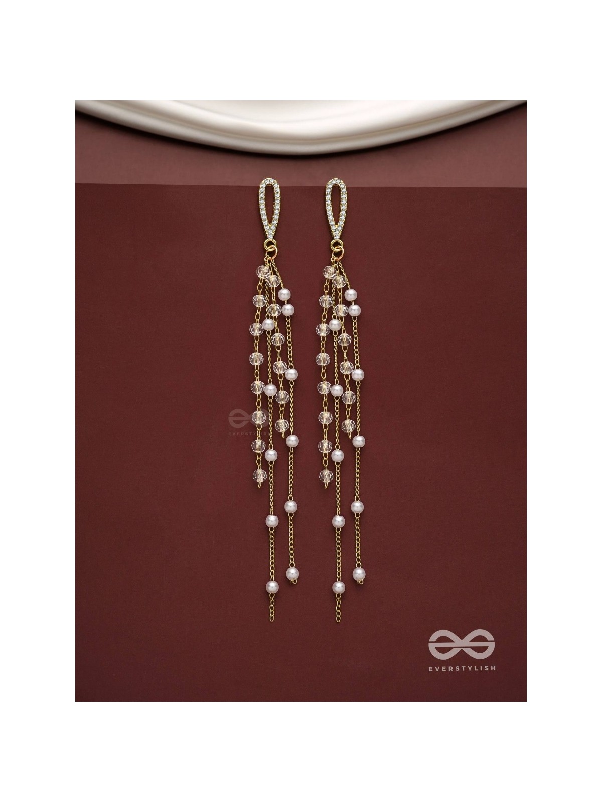 Glass sprinklings - Dangling golden bead earrings 