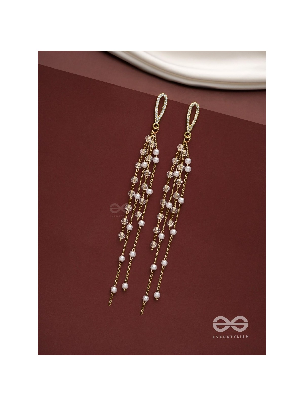 Glass sprinklings - Dangling golden bead earrings 