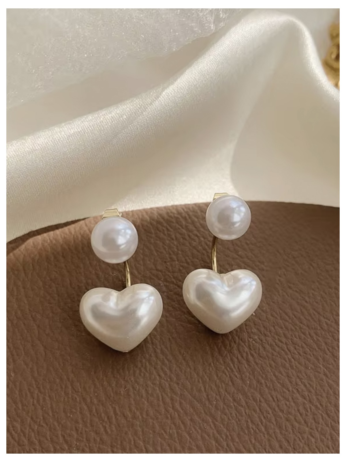 Heart's Whisper- Charming pearl ear Jacket