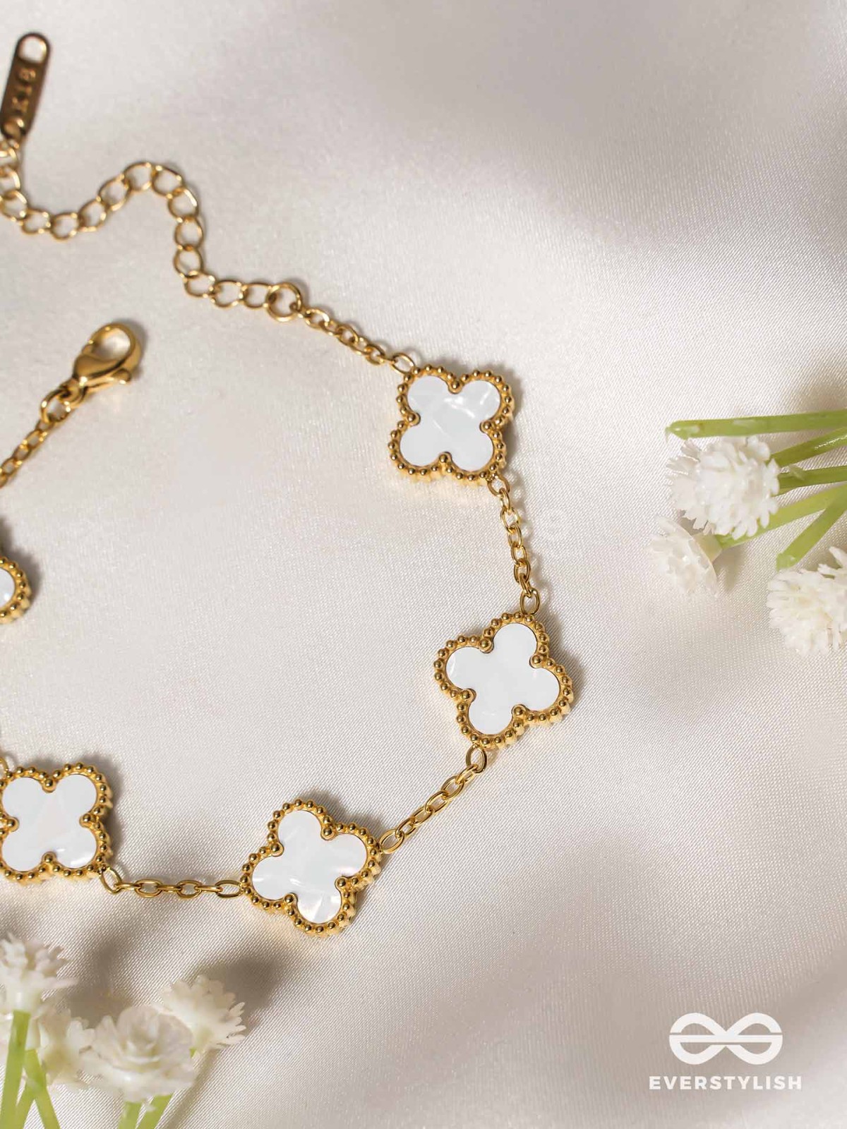 GOLDEN WHITE CLOVER - HOLOGRAPHIC STAINLESS STEEL 18K GOLD PLATED ANTI TARNISH BRACELET