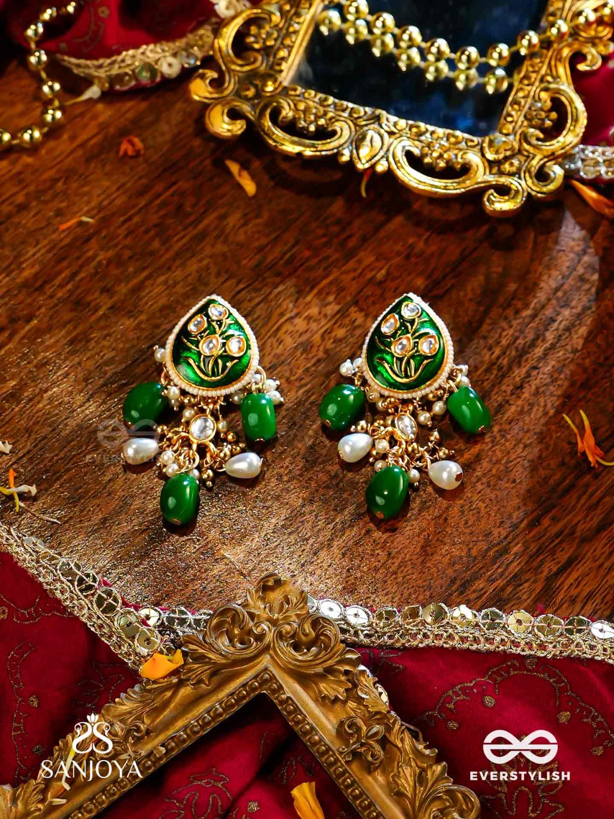 TARALIKA- STAR-LIKE- SPARKLING ENAMELLED KUNDAN EARRINGS WITH PEARLS AND BEADS 