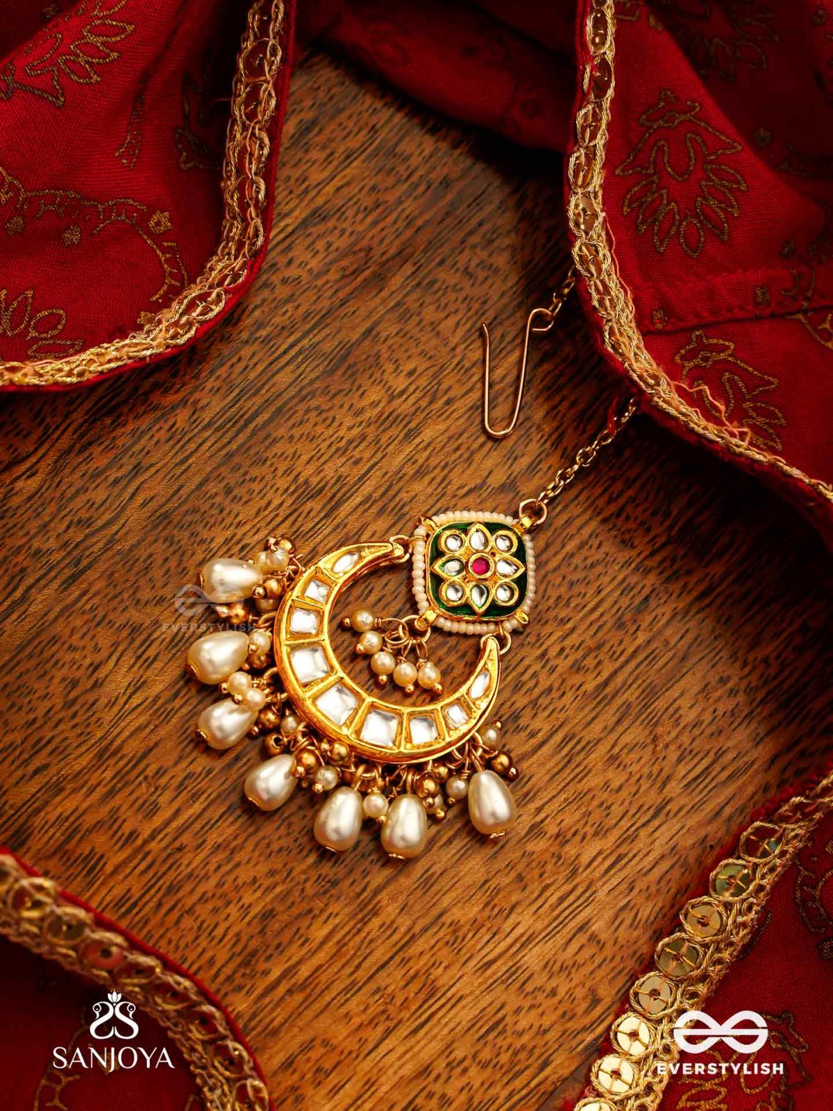 VIBHAVATI - ADORNED WITH RICHNESS - EXQUISITE KUNDAN MAANGTIKA WITH ENAMELLED POLKI DESIGN, PEARLS AND GEMSTONES